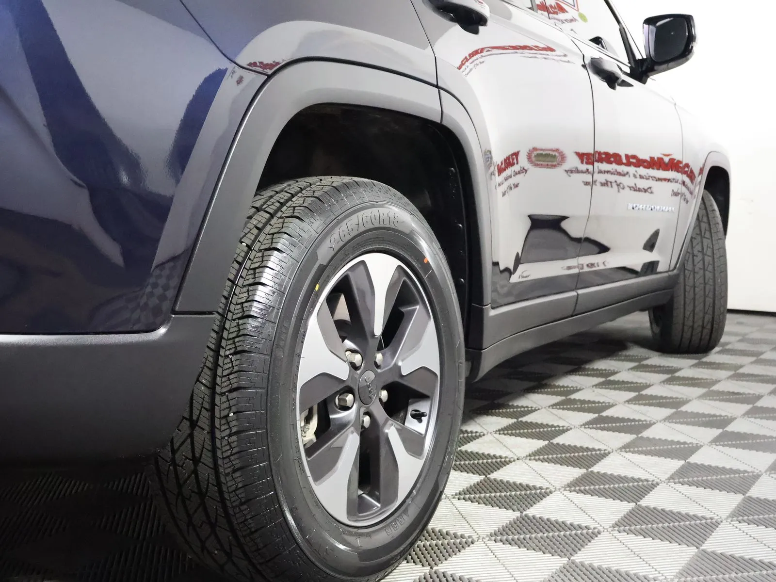 Jeep Grand Cherokee photo 9