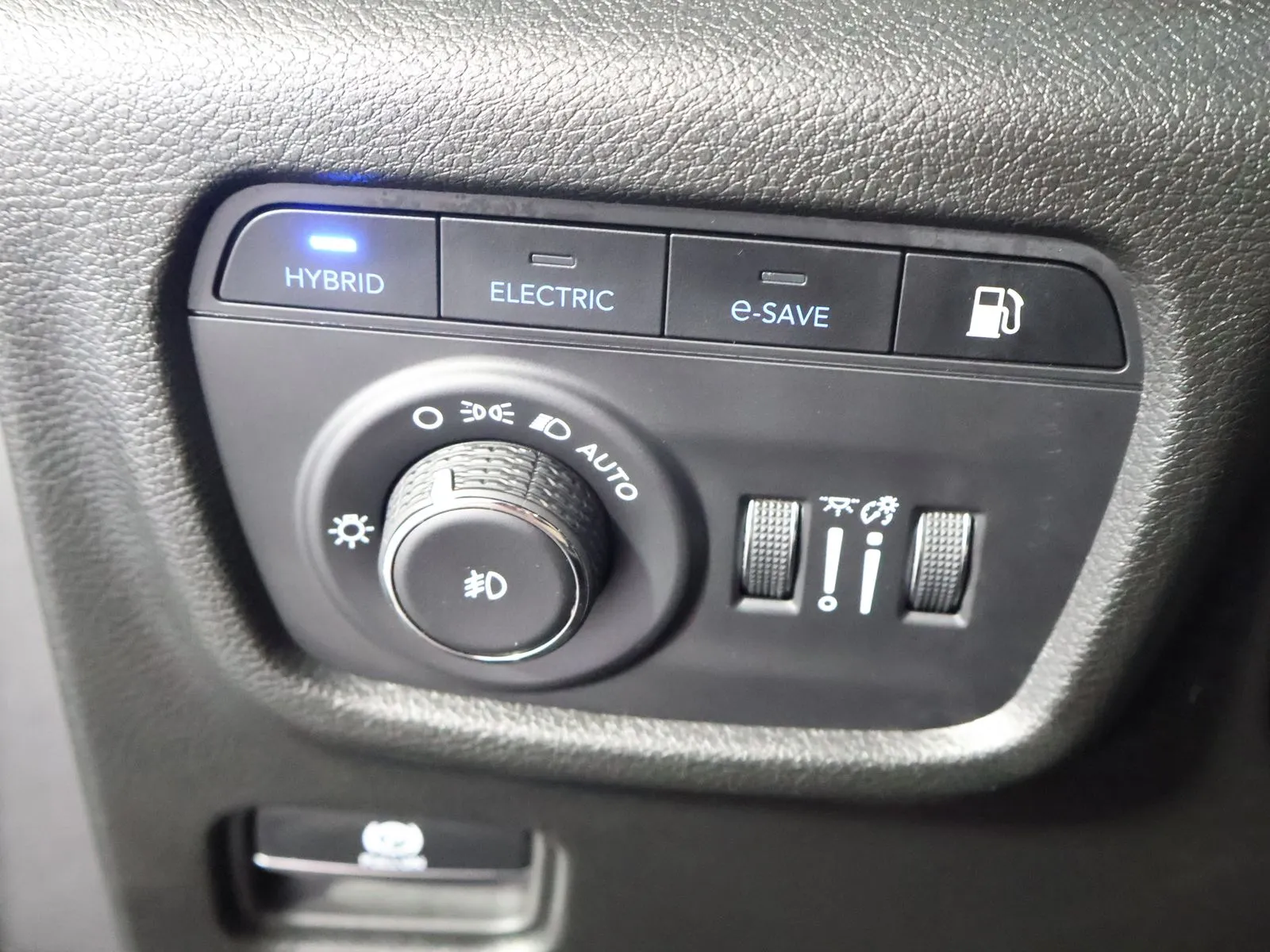 Jeep Grand Cherokee photo 32