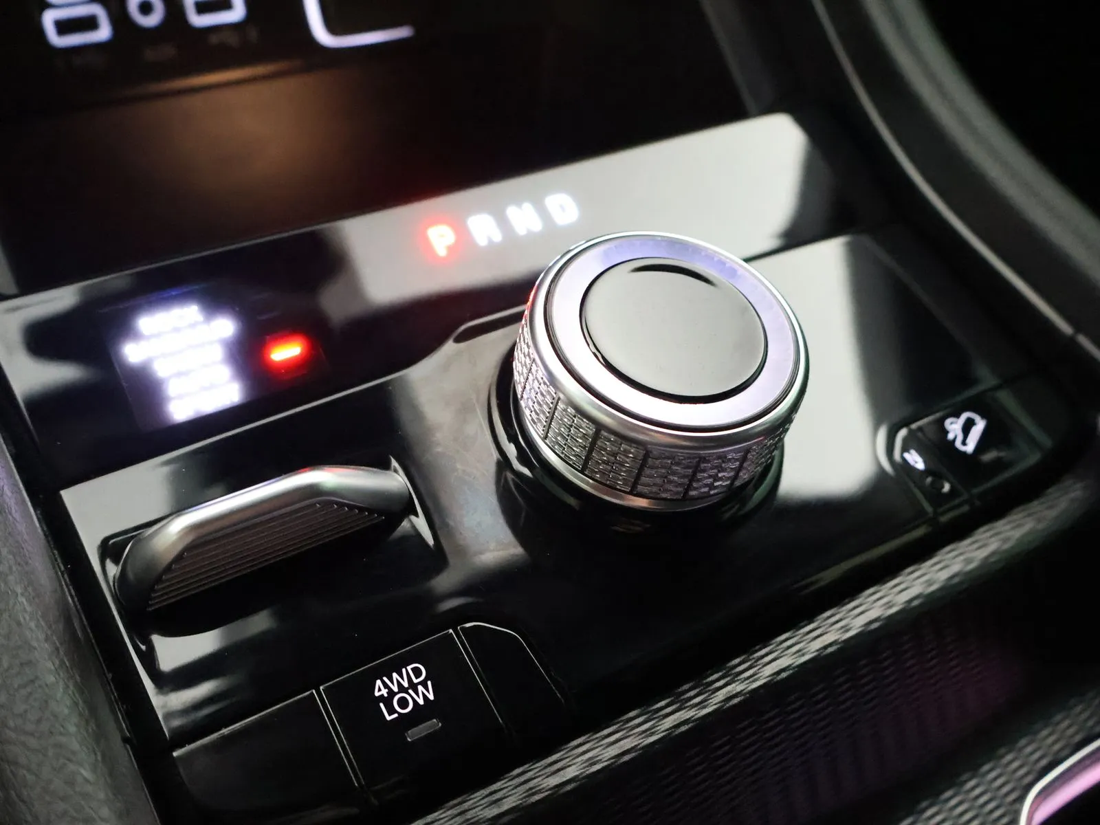 Jeep Grand Cherokee photo 35