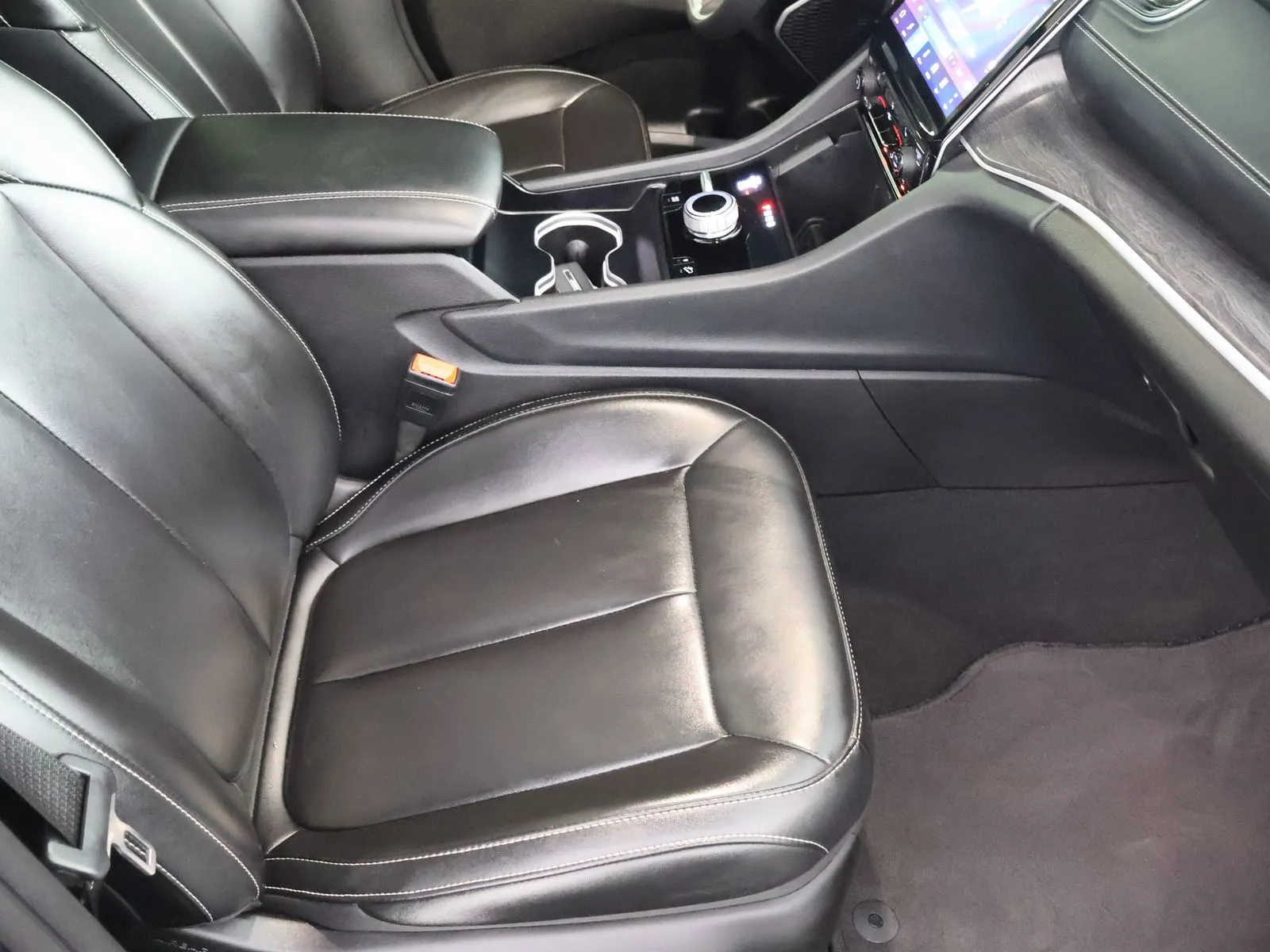 Jeep Grand Cherokee photo 52