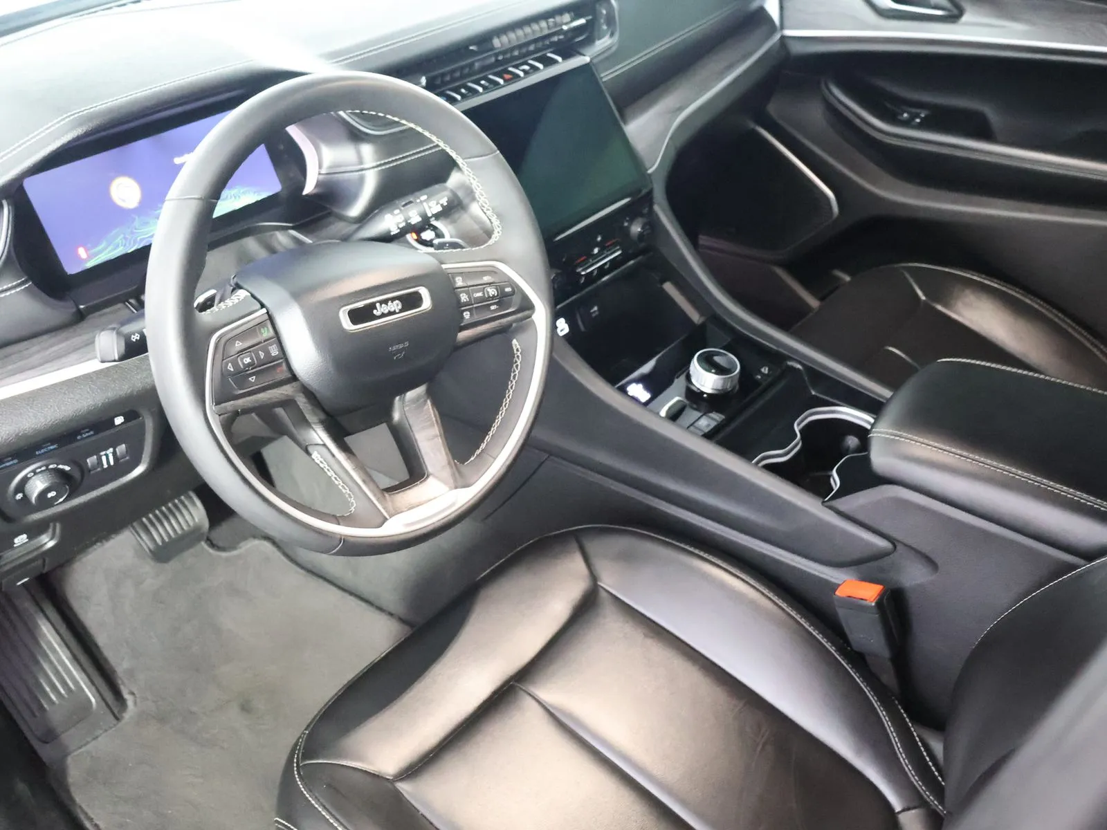 Jeep Grand Cherokee photo 20