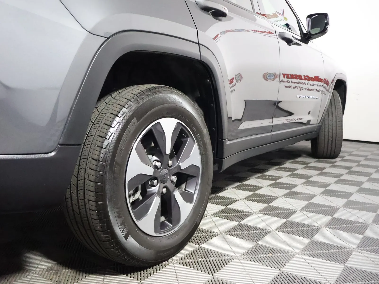 Jeep Grand Cherokee photo 12