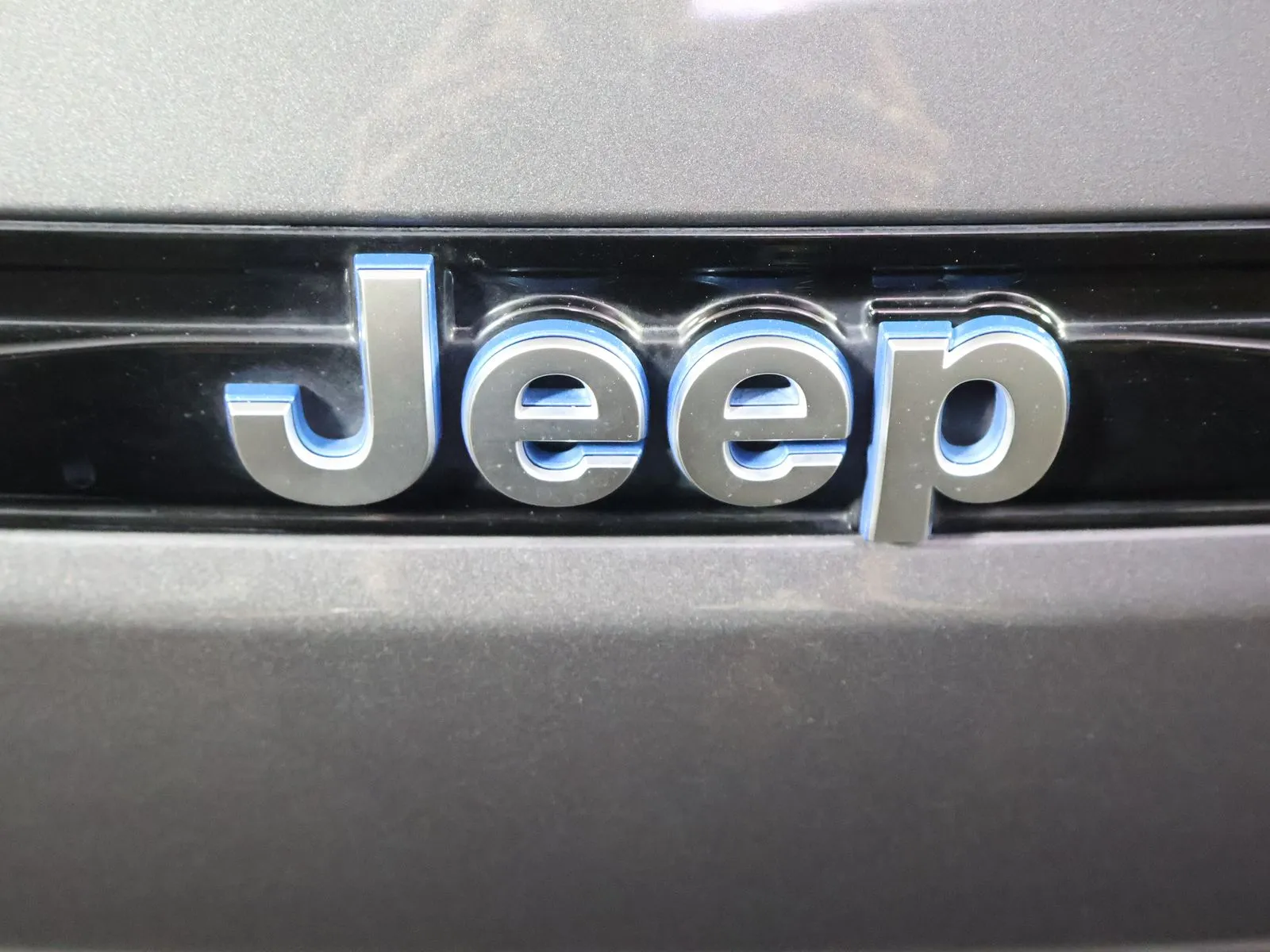Jeep Grand Cherokee photo 8