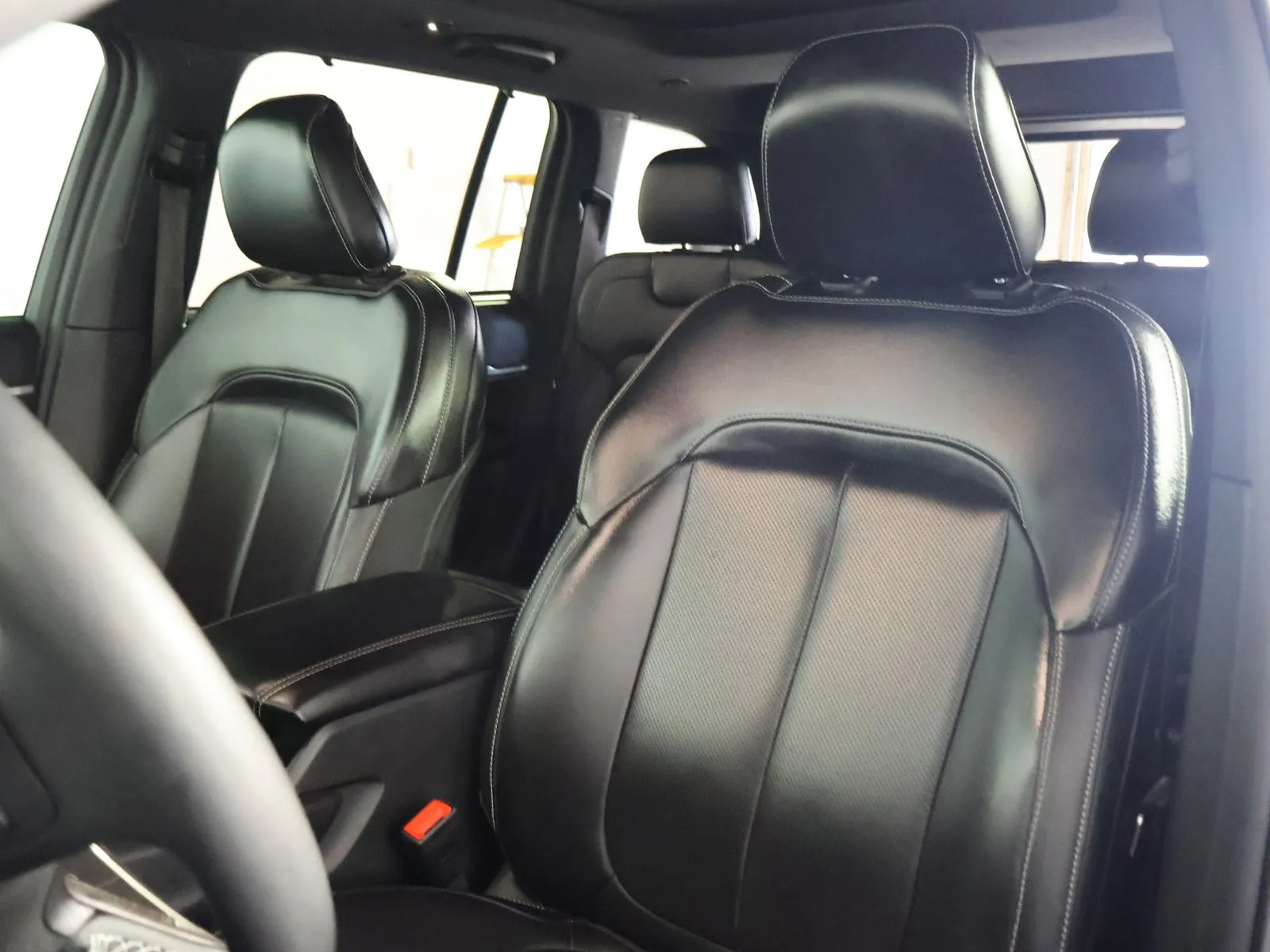 Jeep Grand Cherokee photo 26