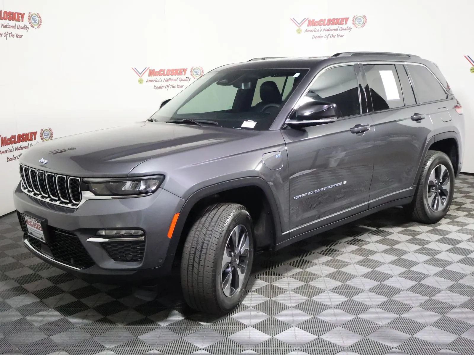 Jeep Grand Cherokee photo 16
