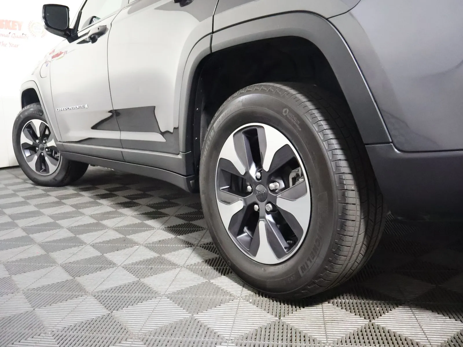 Jeep Grand Cherokee photo 13