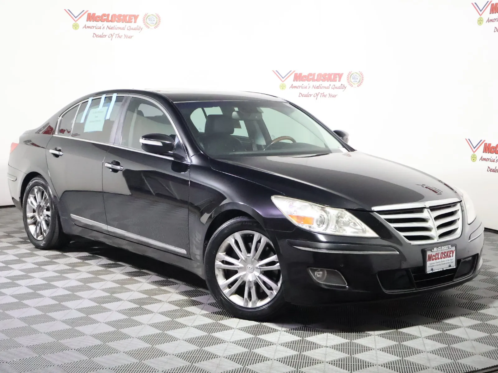 Hyundai Genesis photo 2