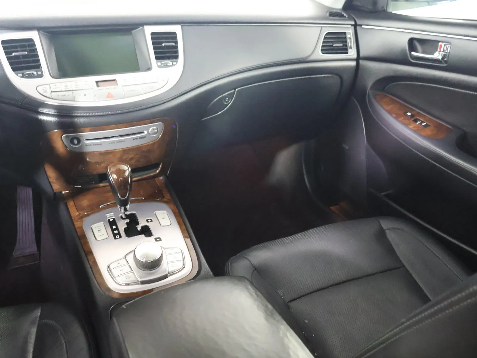 Hyundai Genesis photo 25