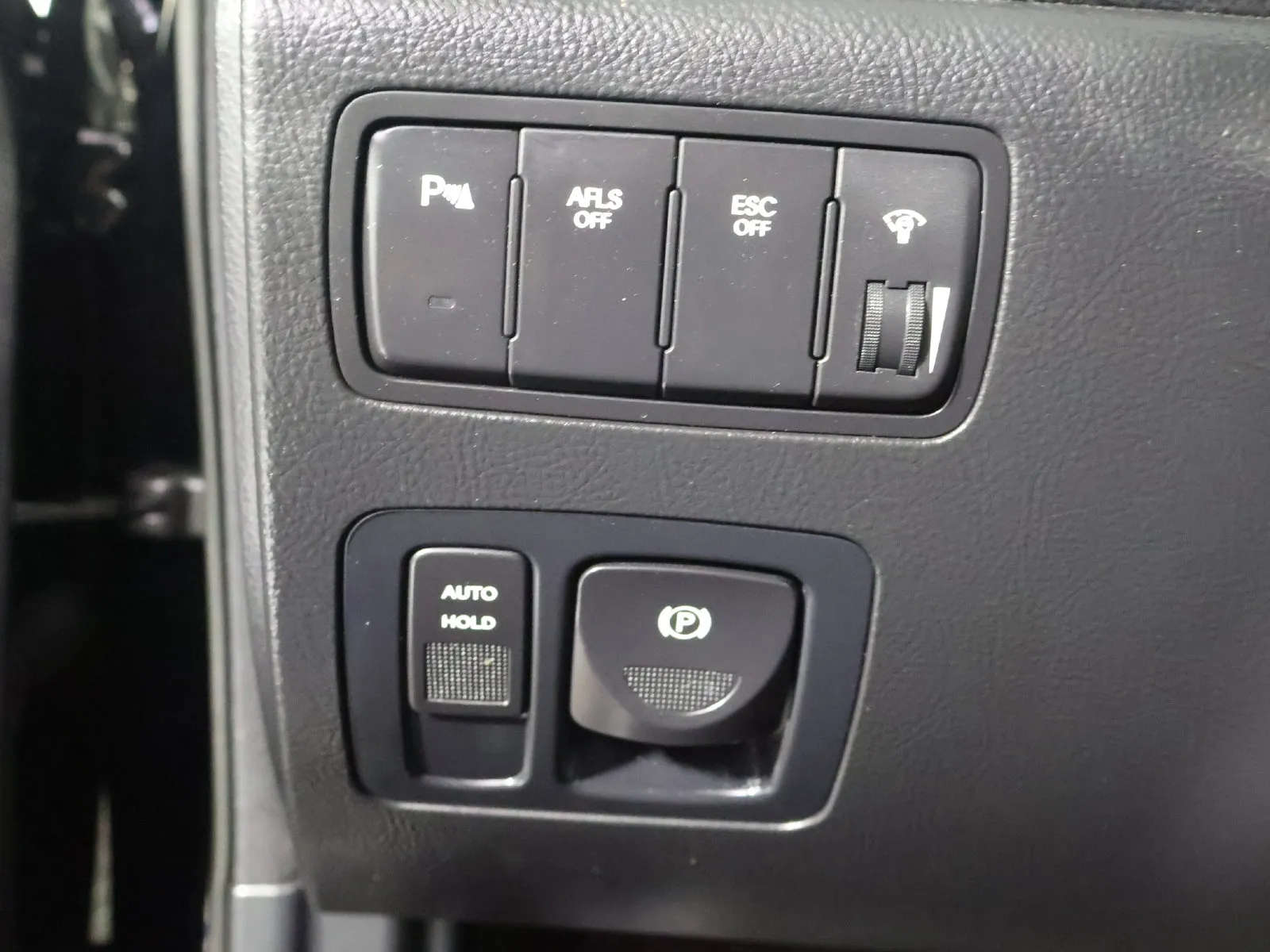 Hyundai Genesis photo 27