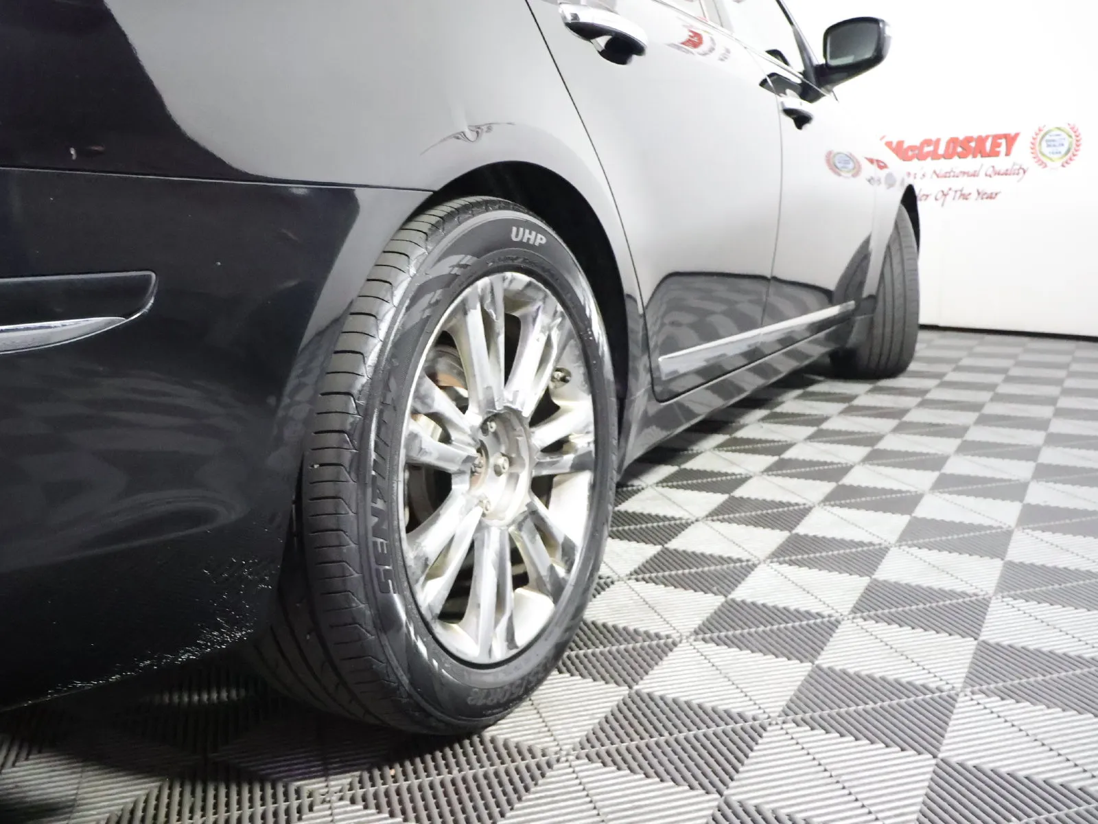 Hyundai Genesis photo 9
