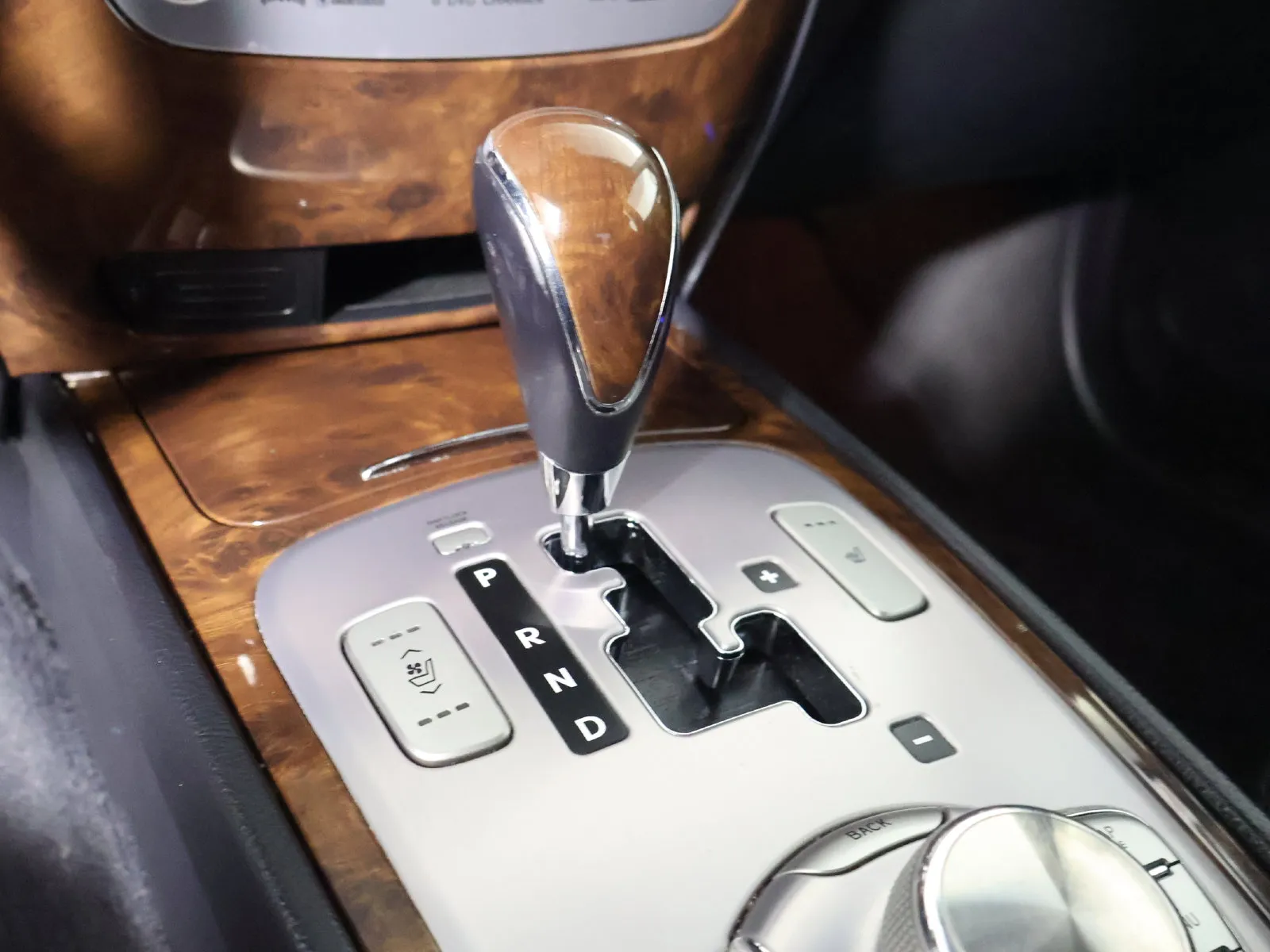 Hyundai Genesis photo 35