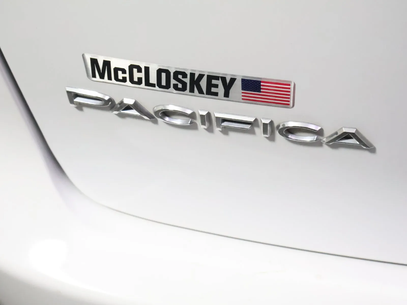 Chrysler Pacifica photo 9