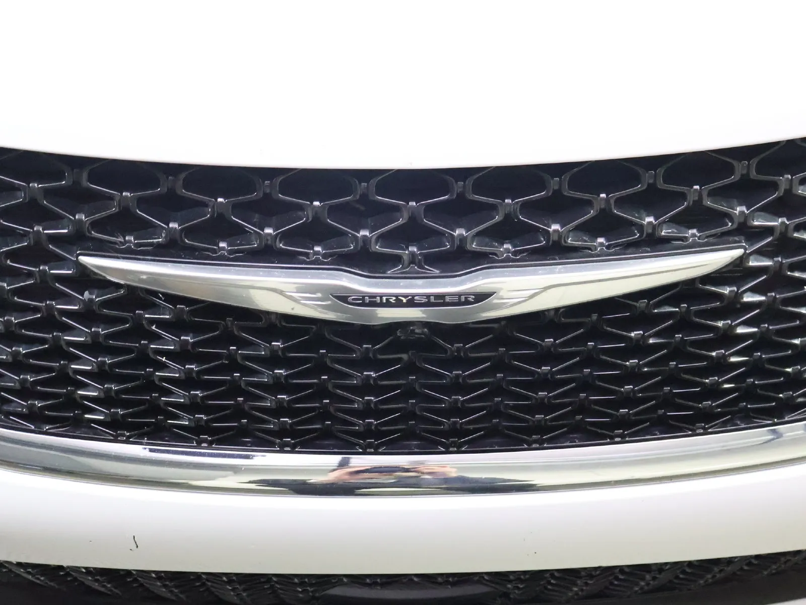 Chrysler Pacifica photo 18