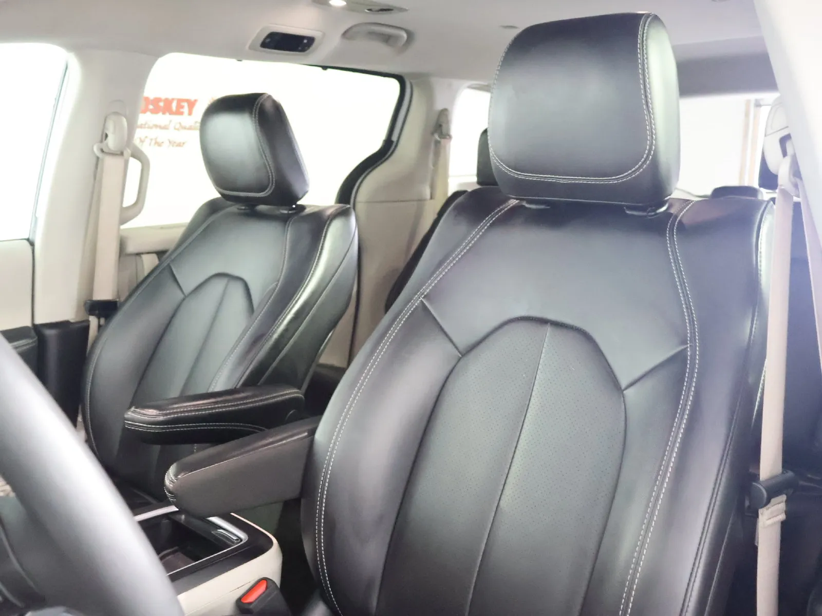 Chrysler Pacifica photo 26