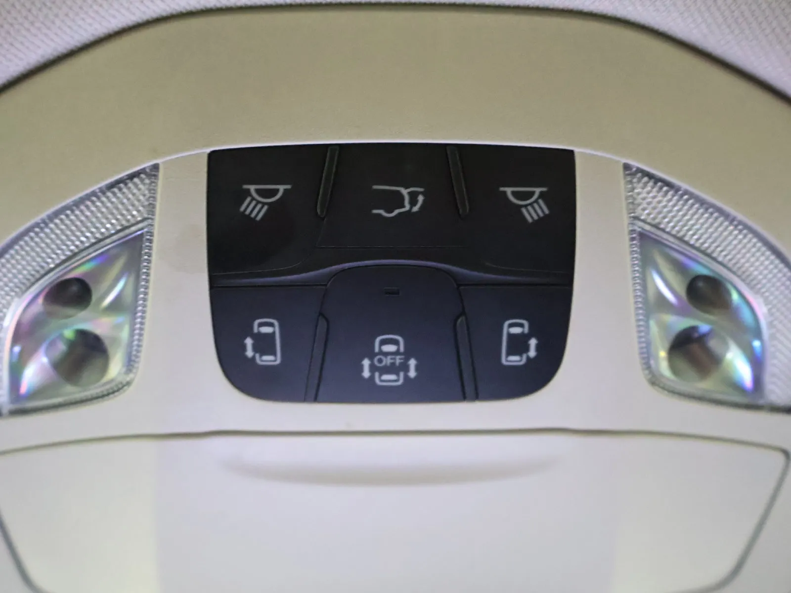 Chrysler Pacifica photo 42