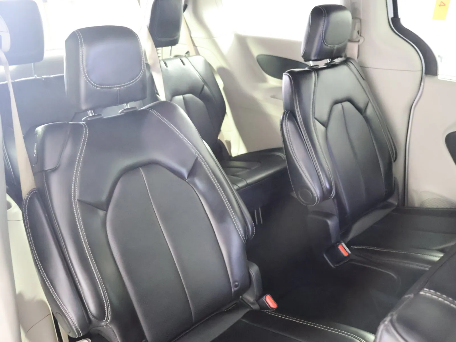 Chrysler Pacifica photo 50