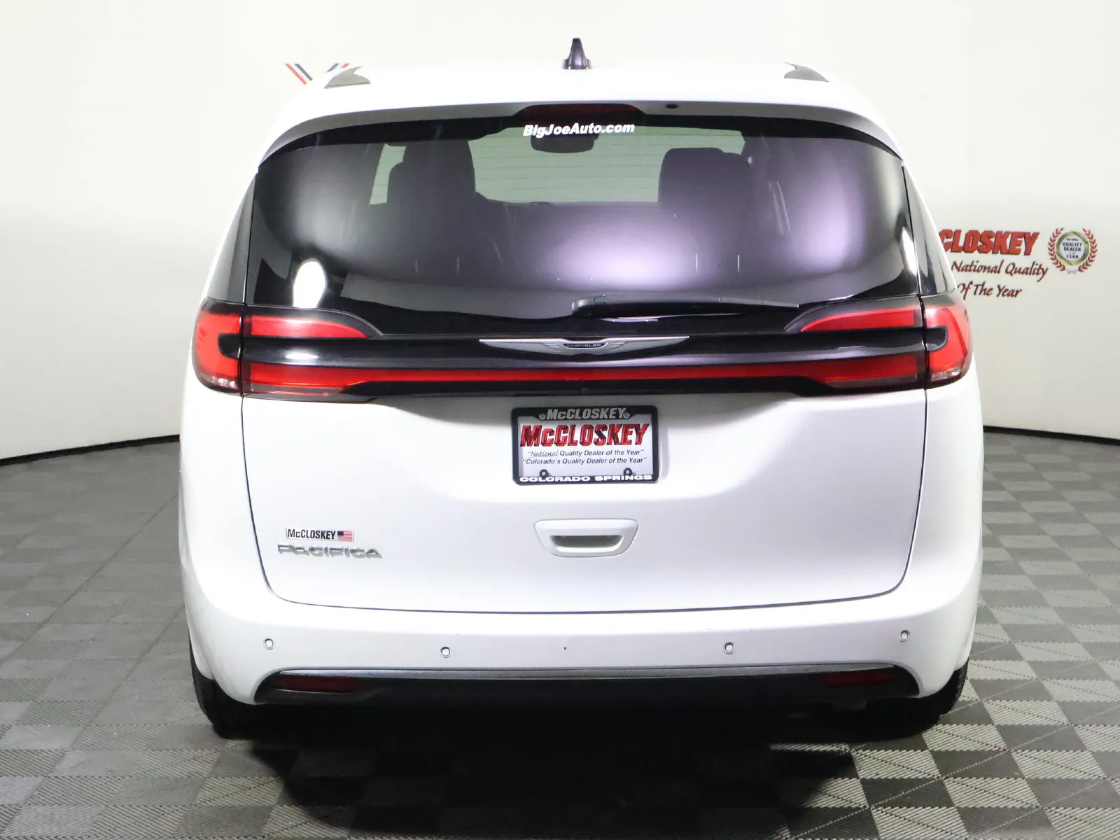 Chrysler Pacifica photo 6