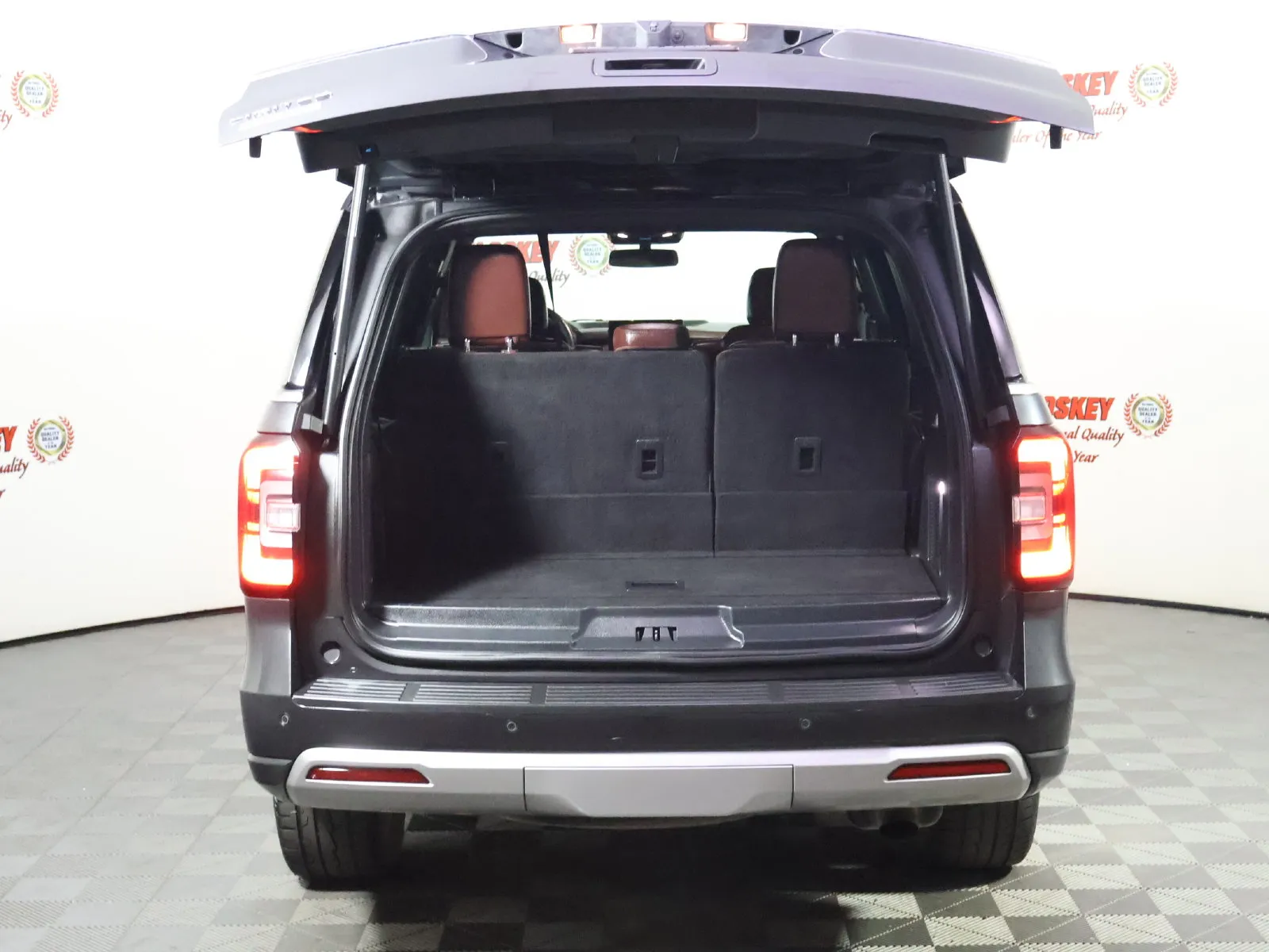 Ford Expedition photo 10