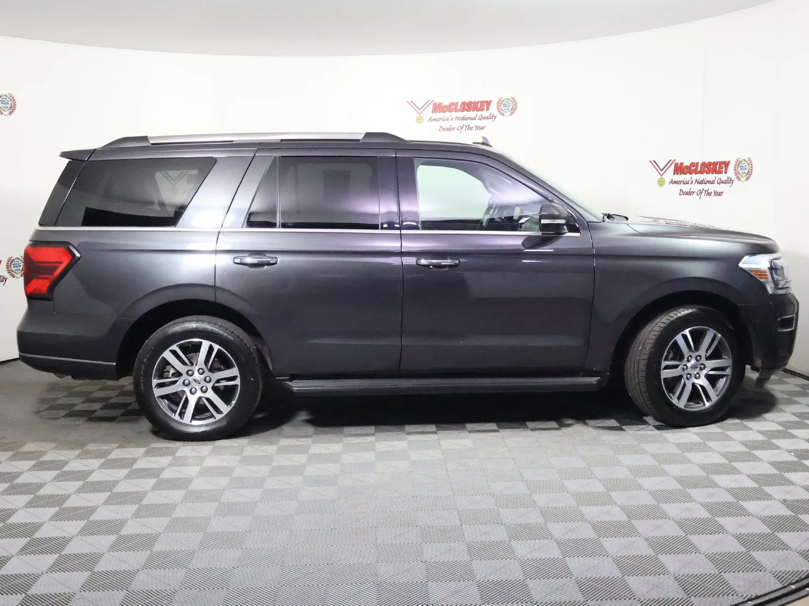 Ford Expedition photo 3