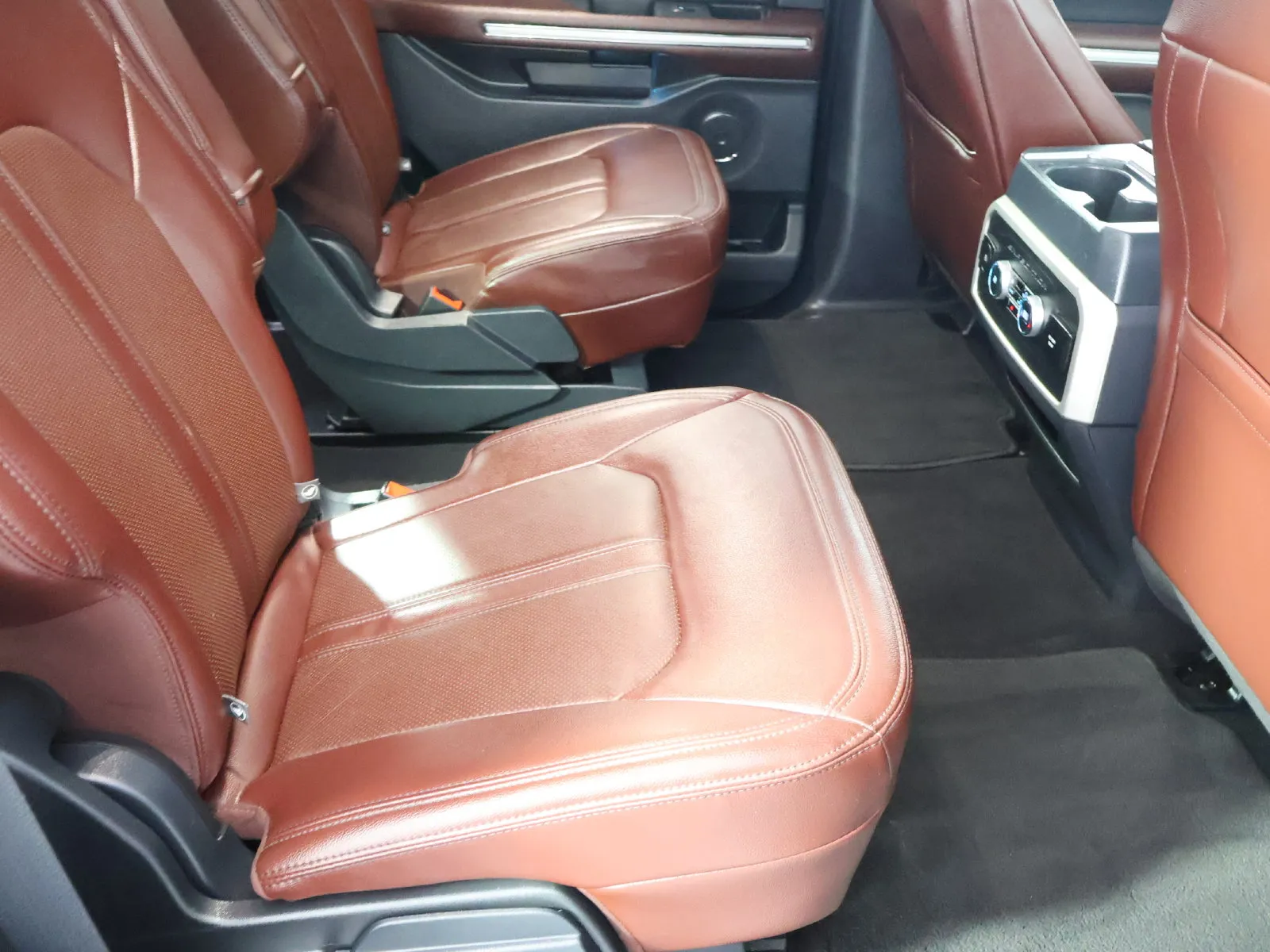 Ford Expedition photo 58