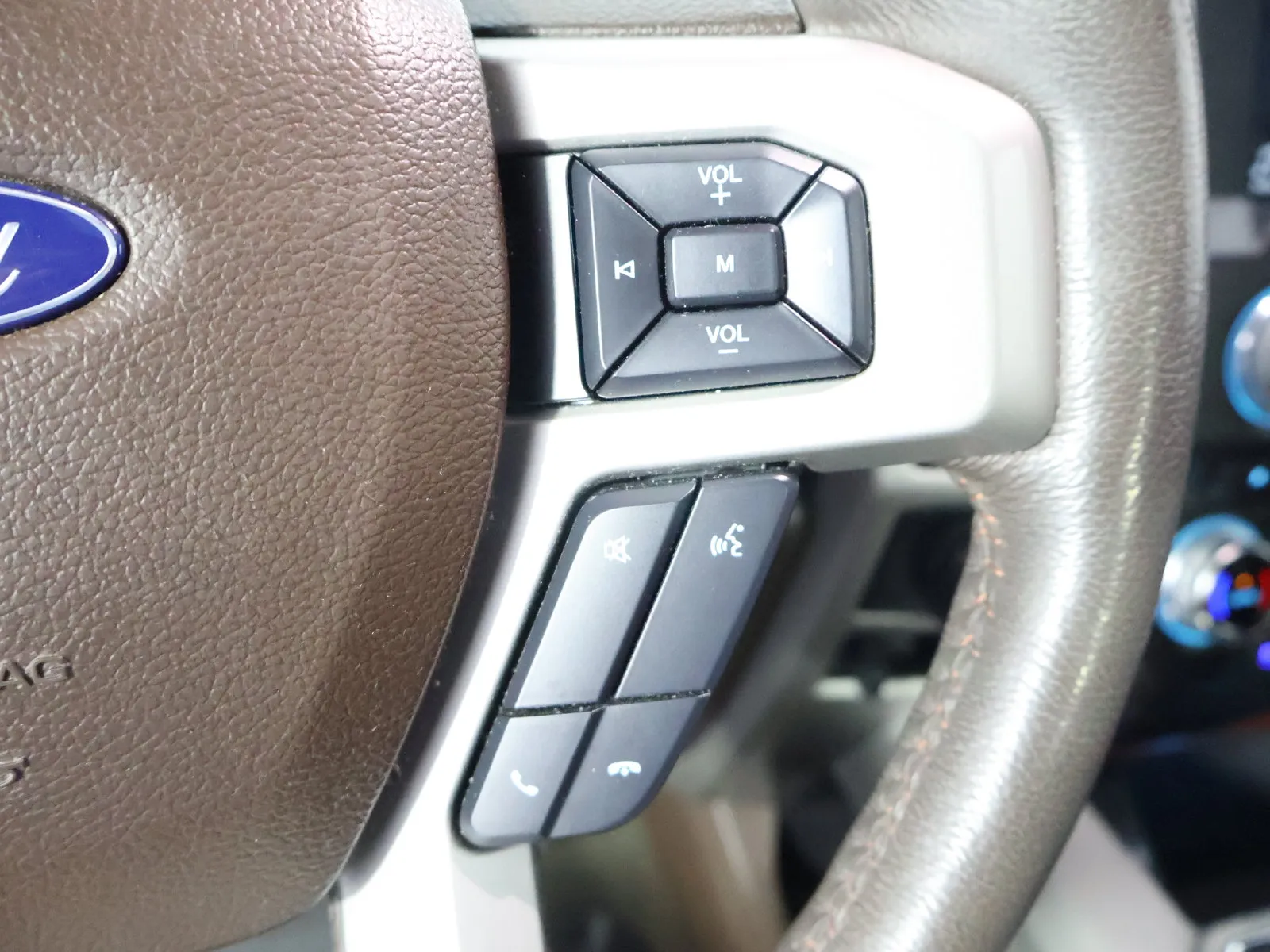 Ford F-150 photo 37