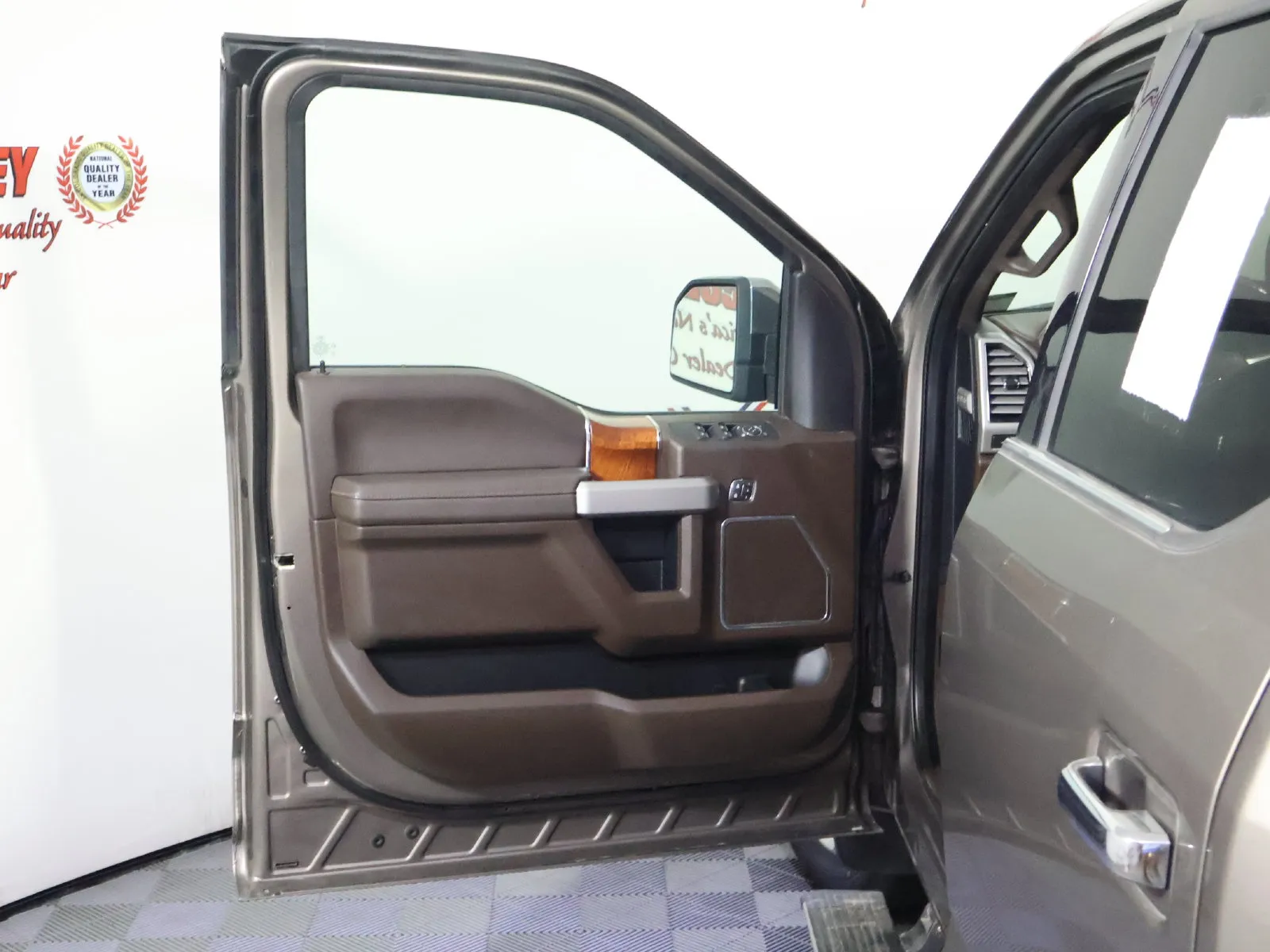 Ford F-150 photo 24