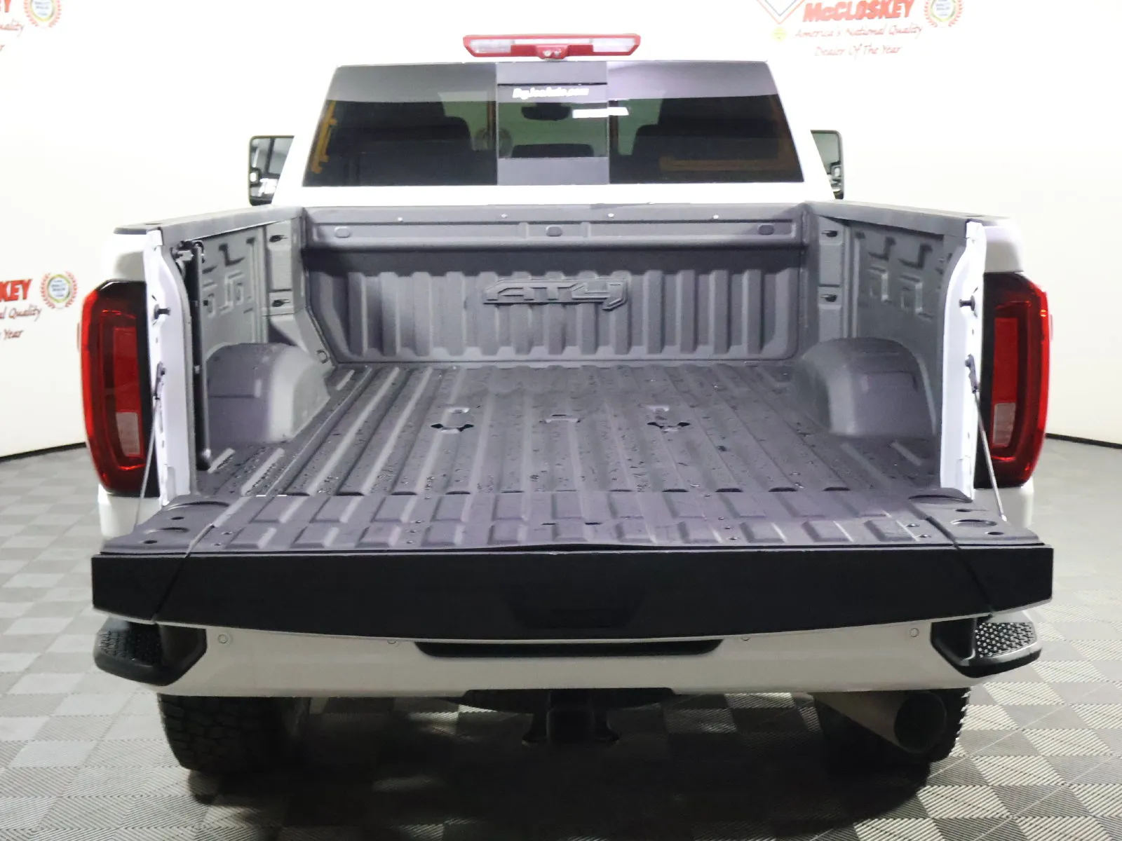 GMC Sierra photo 11