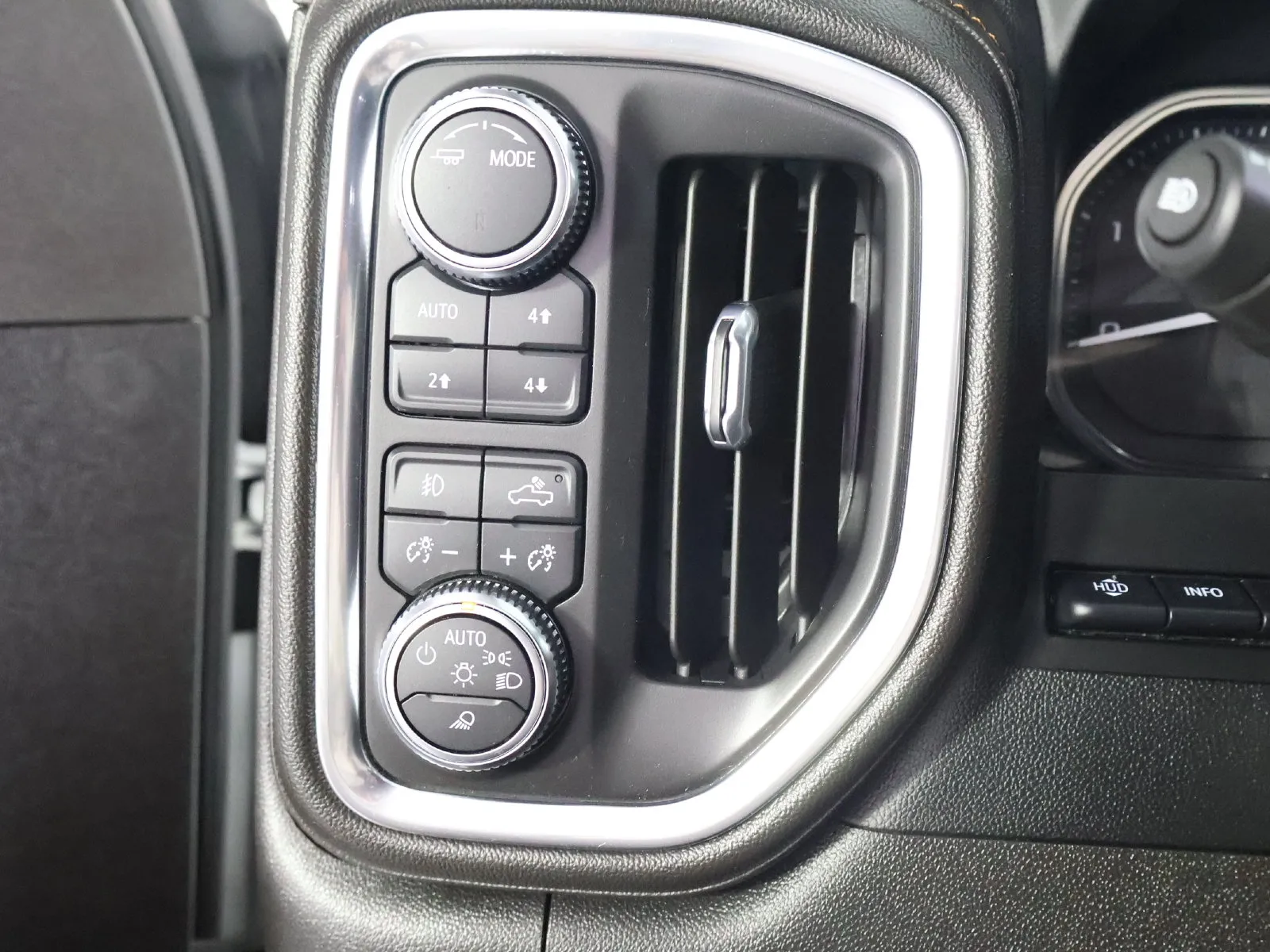 GMC Sierra photo 35