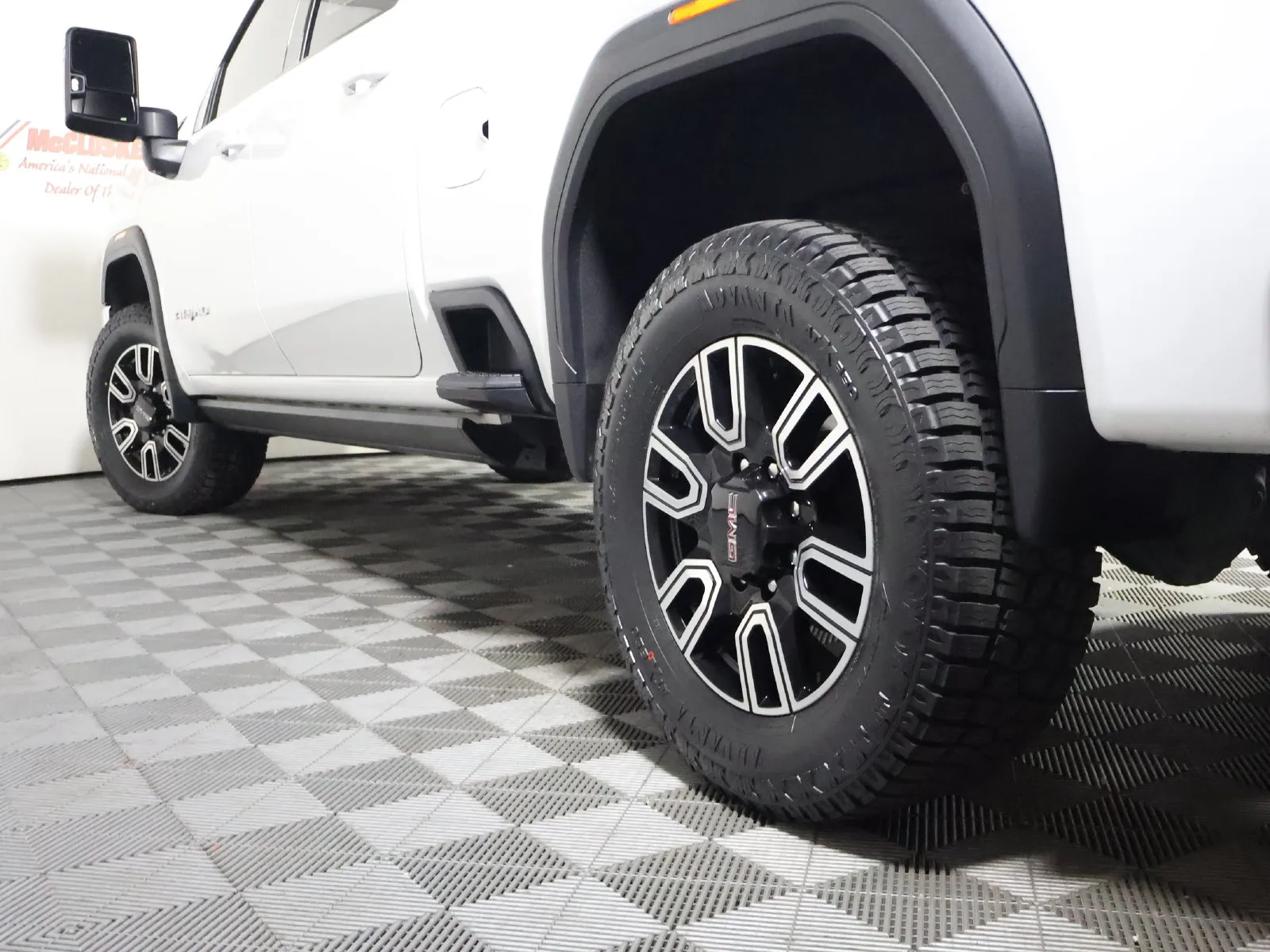 GMC Sierra photo 13
