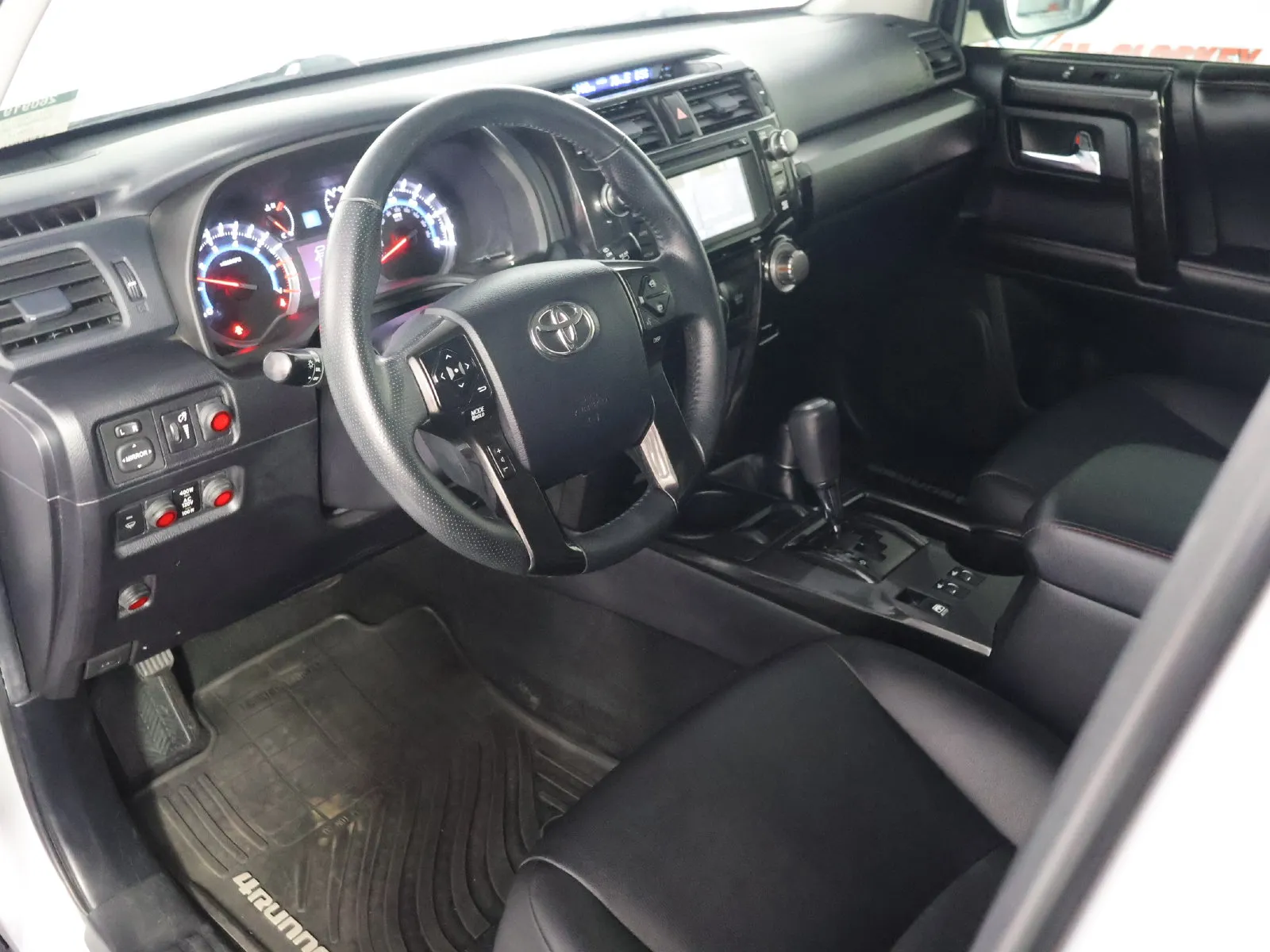 Toyota 4Runner photo 32