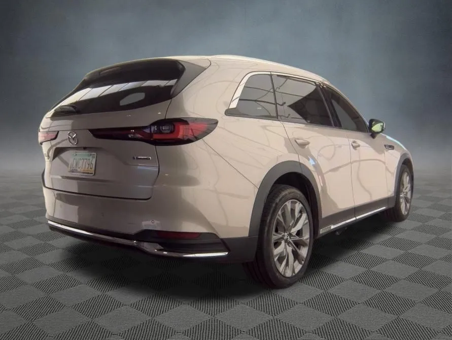 Mazda CX-90 photo 3