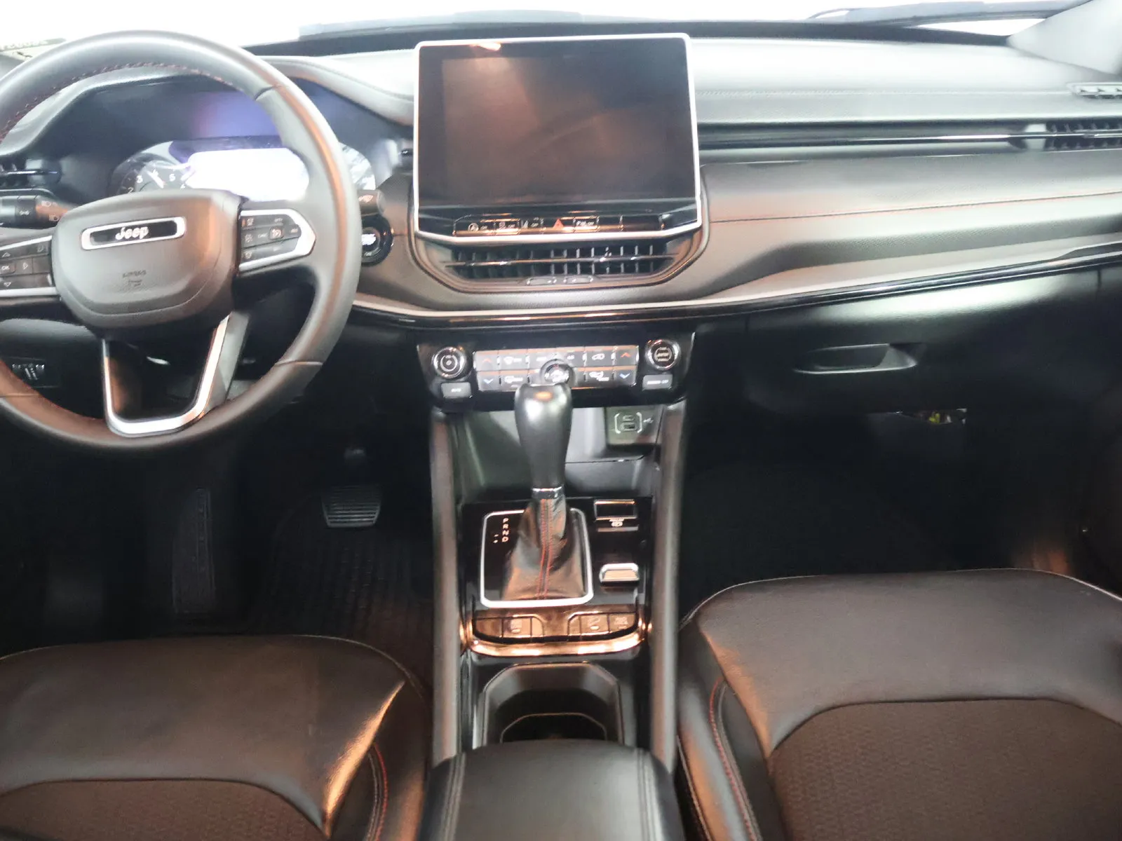 Jeep Compass photo 32