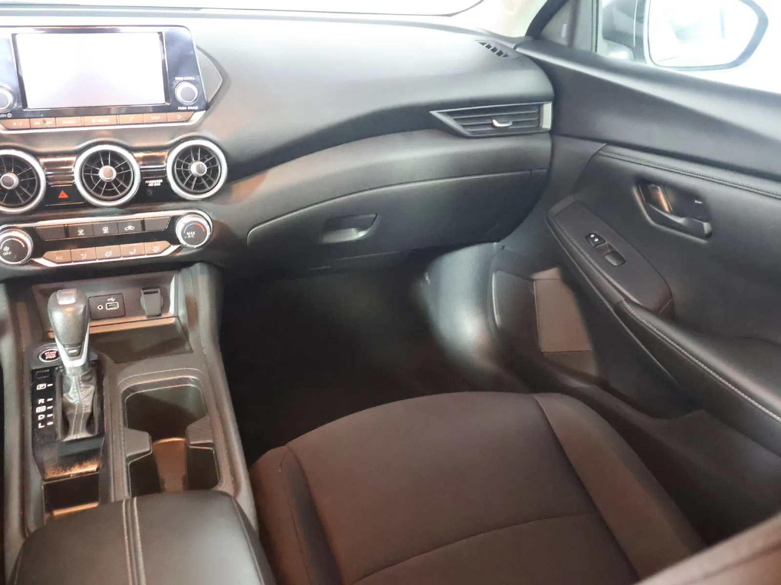 Nissan Sentra photo 29