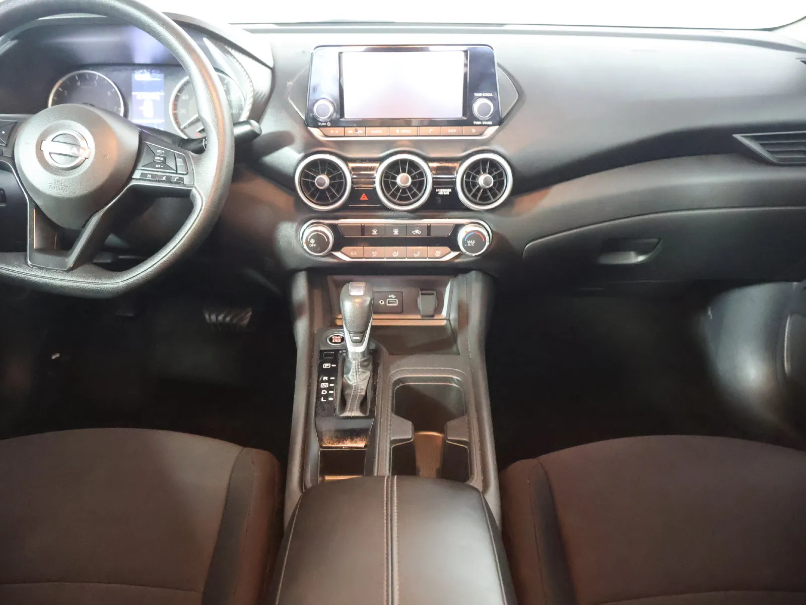 Nissan Sentra photo 26