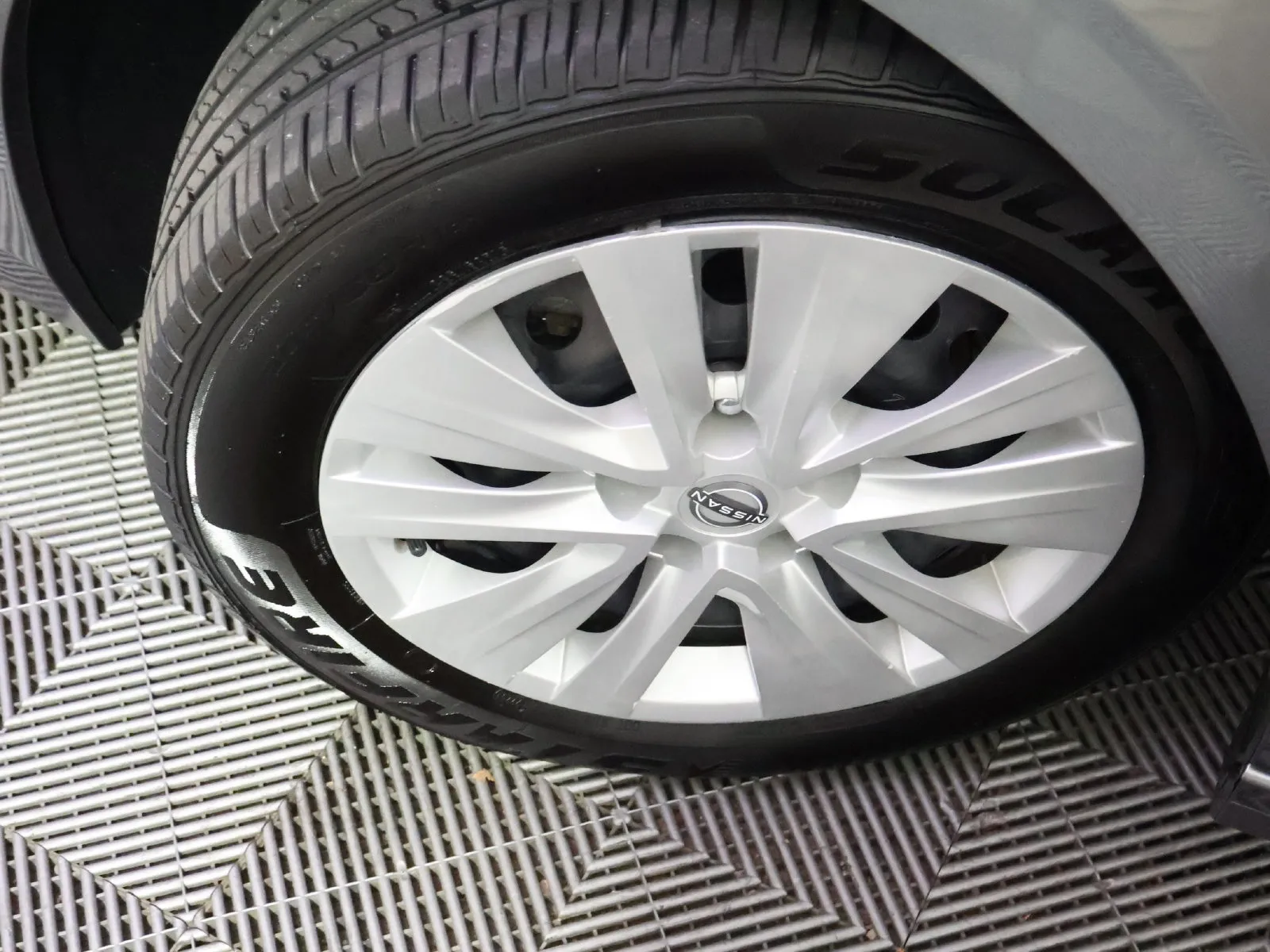 Nissan Sentra photo 18