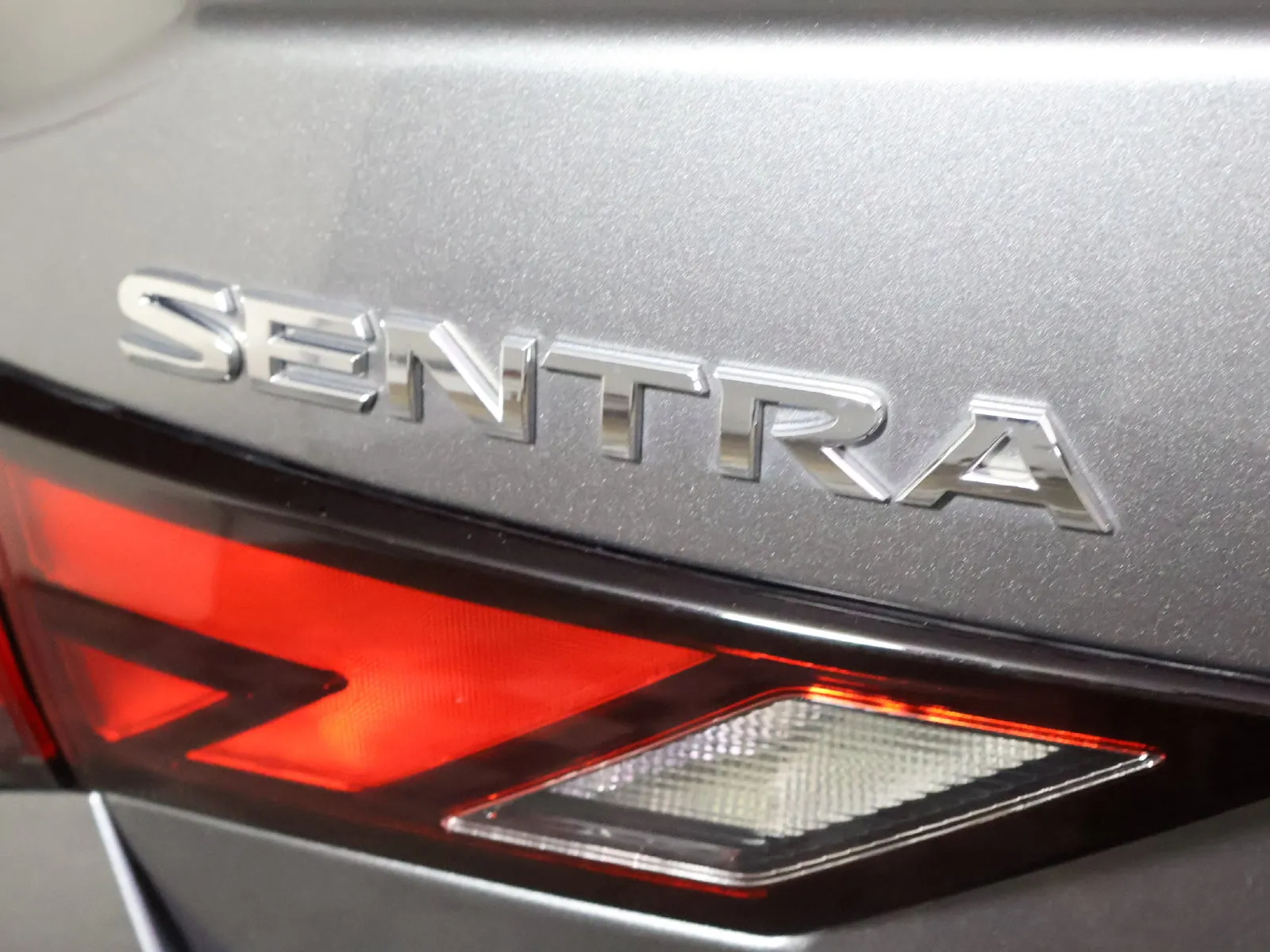 Nissan Sentra photo 9
