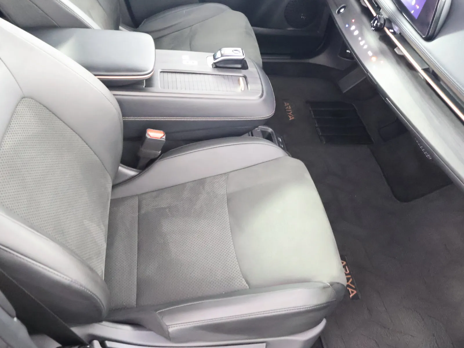 Nissan Ariya photo 50