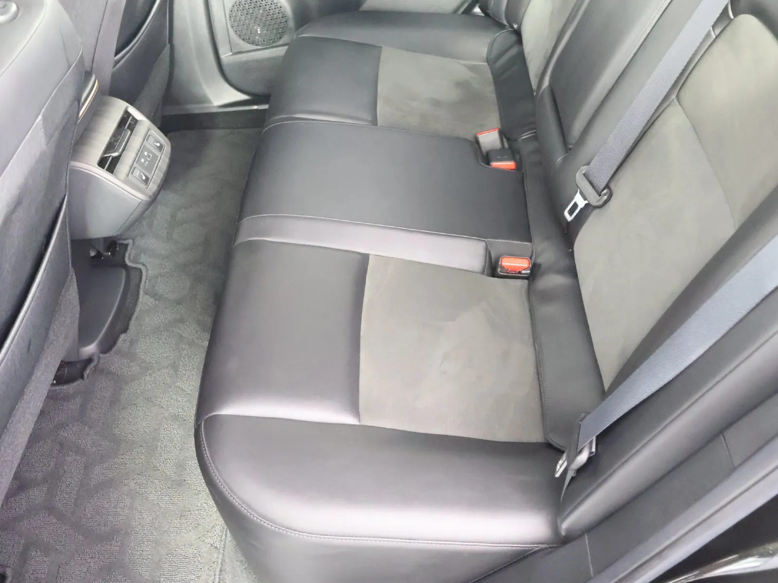 Nissan Ariya photo 44