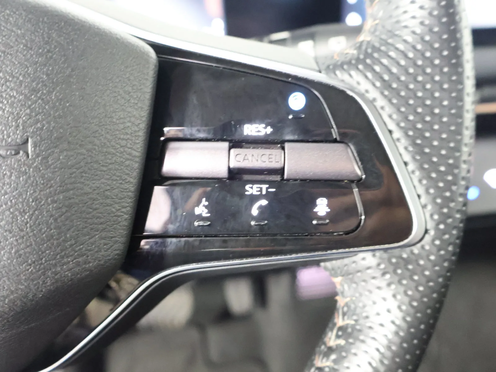 Nissan Ariya photo 33