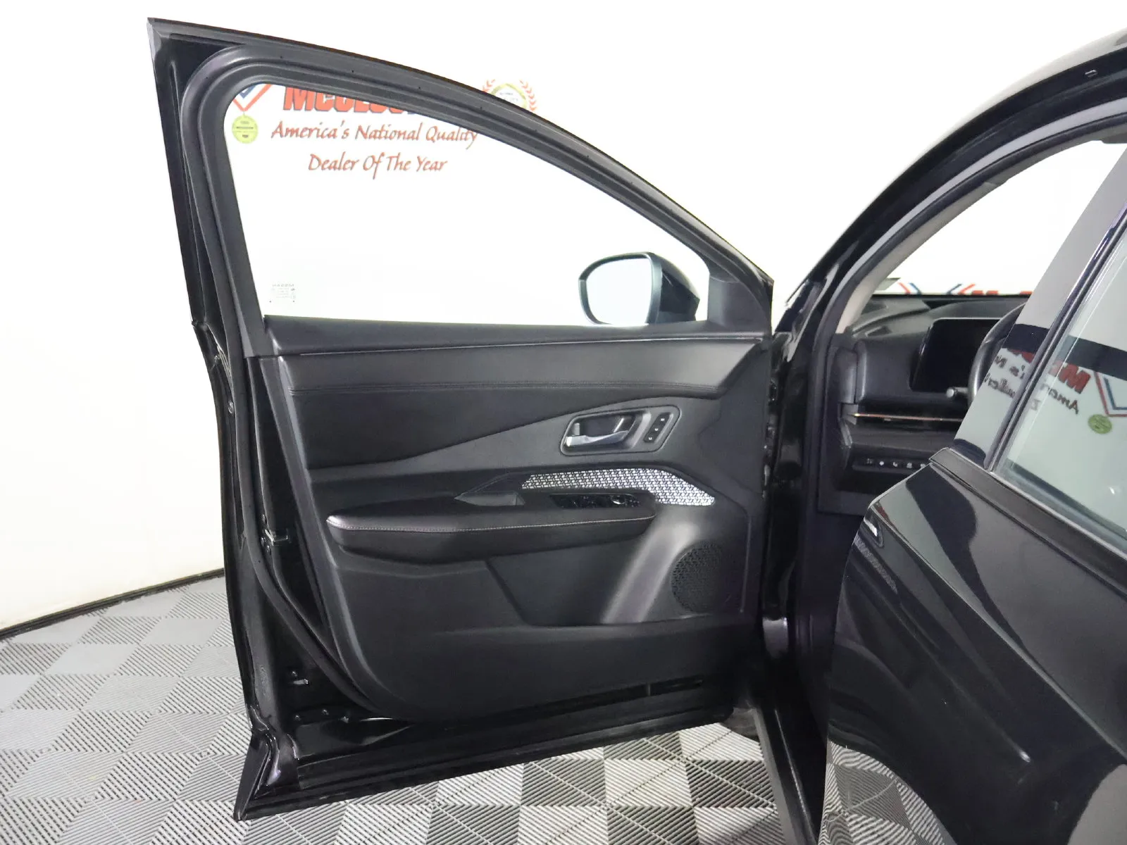 Nissan Ariya photo 20