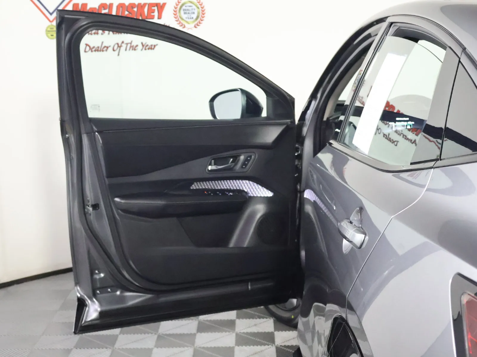 Nissan Ariya photo 25