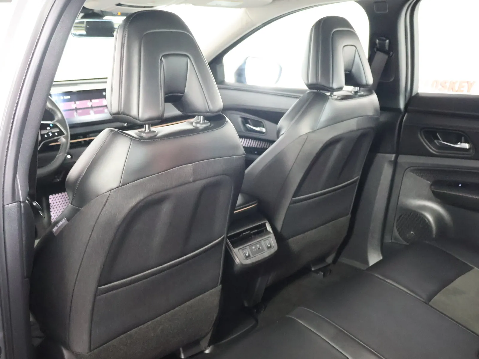 Nissan Ariya photo 45