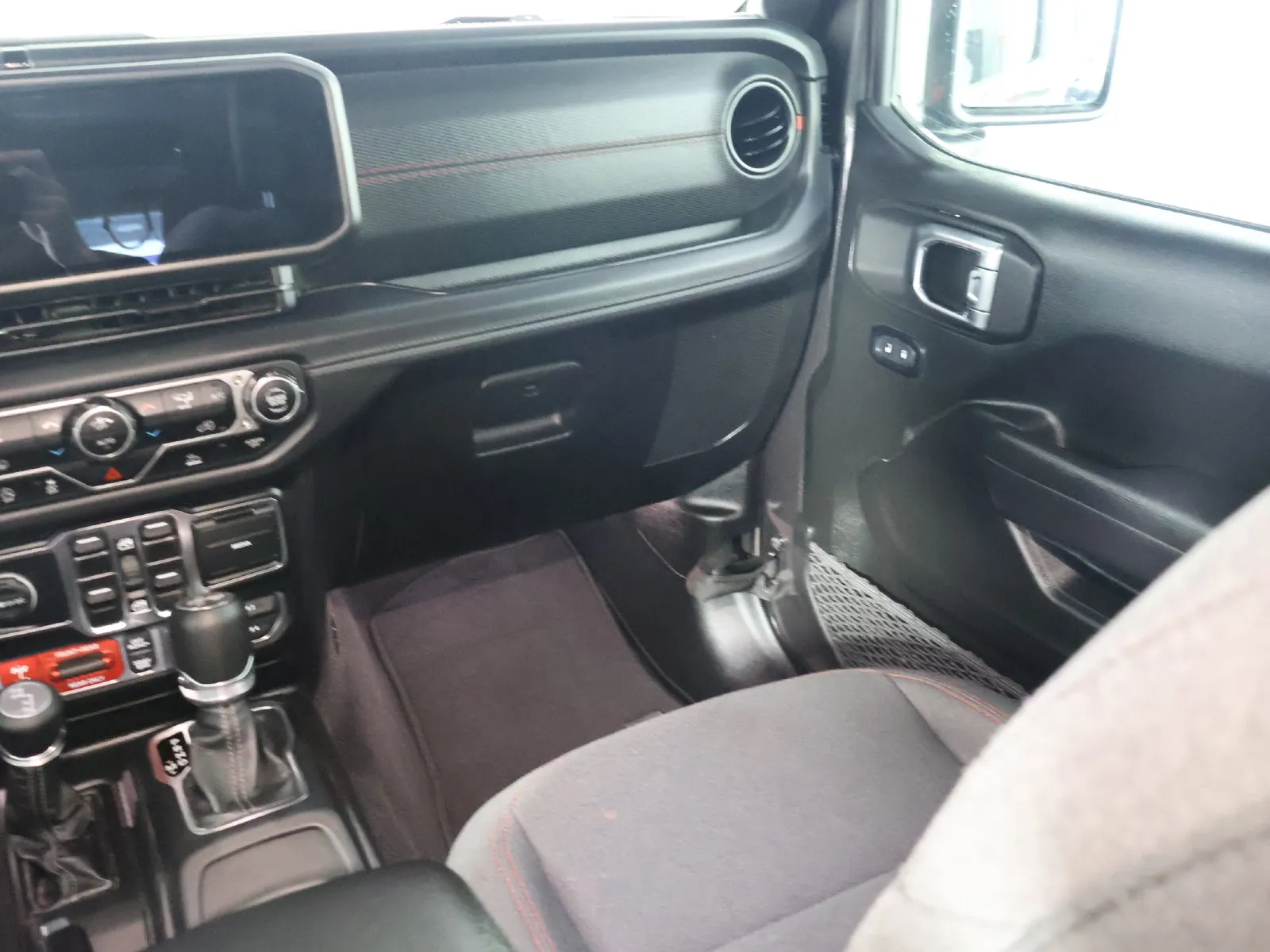 Jeep Wrangler photo 23