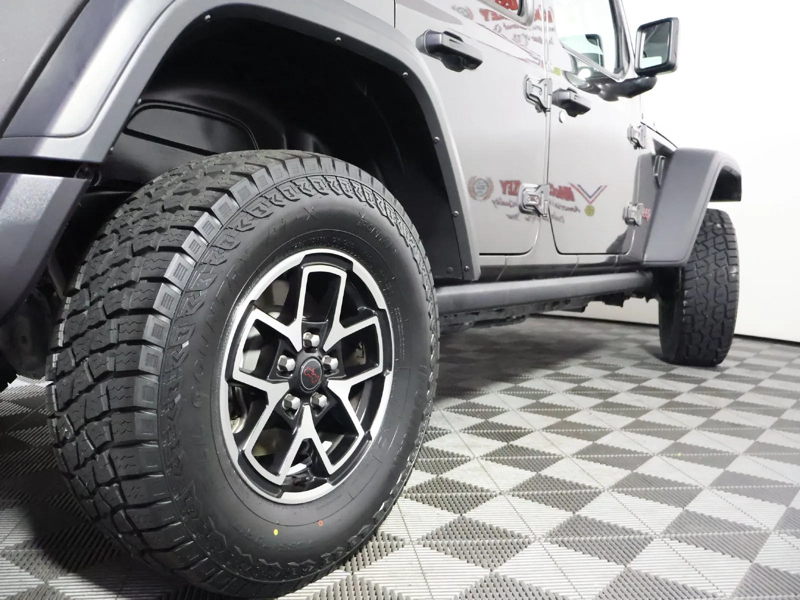 Jeep Wrangler photo 9