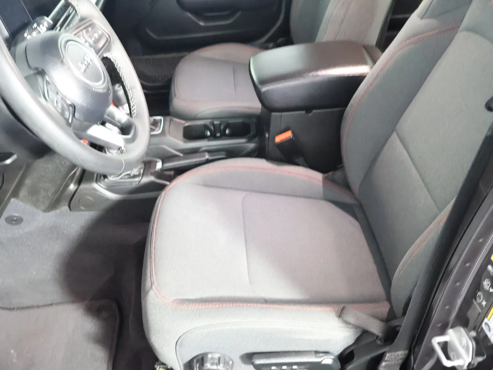 Jeep Wrangler photo 18