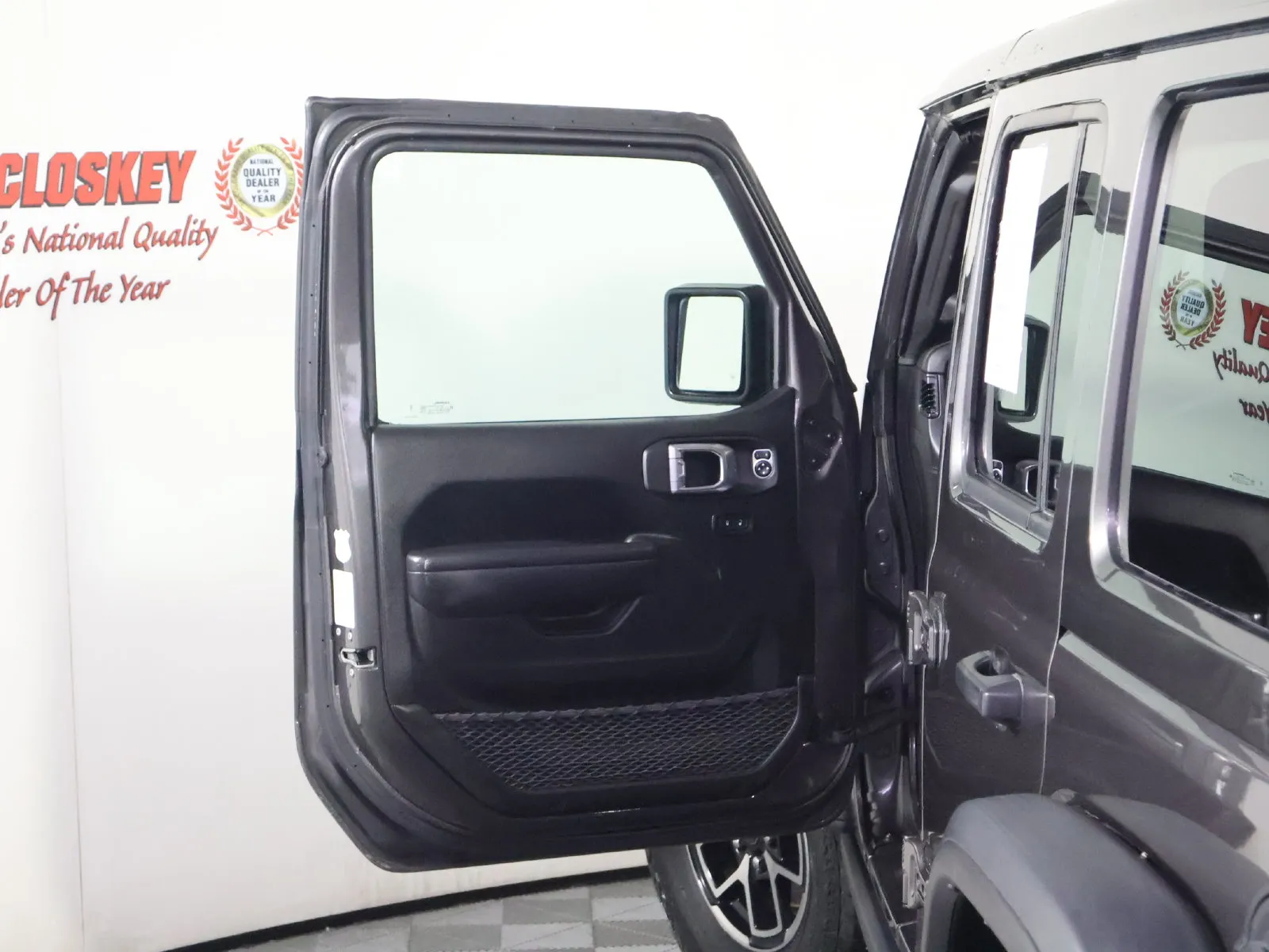 Jeep Wrangler photo 16