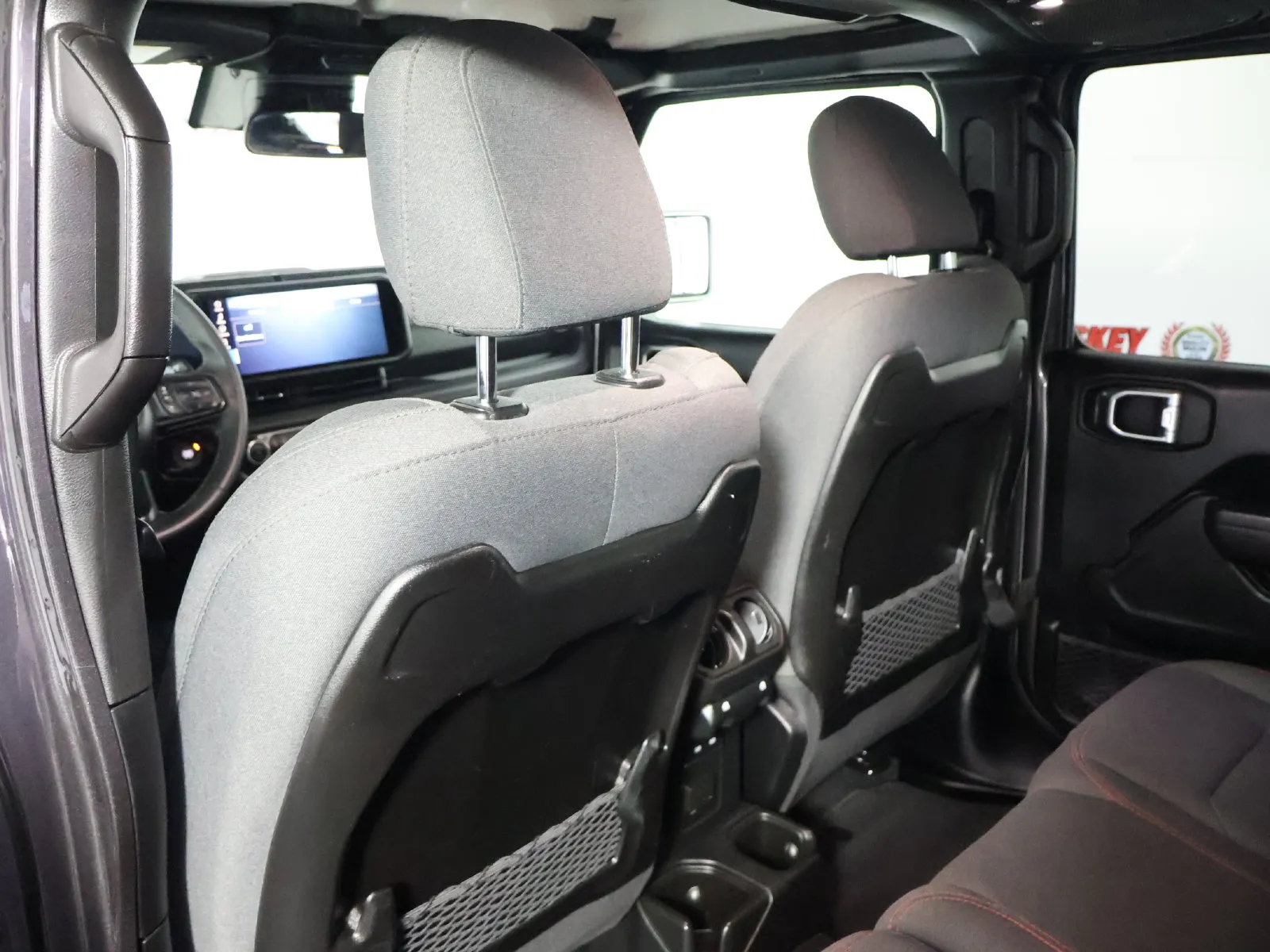 Jeep Wrangler photo 37