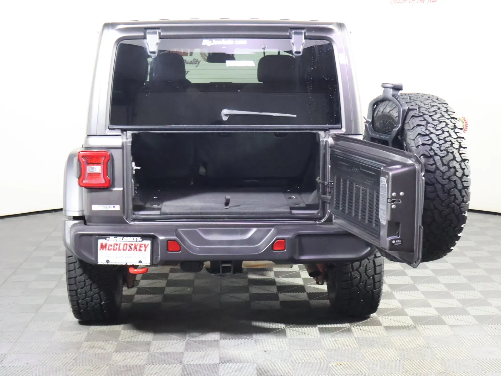 Jeep Wrangler photo 8