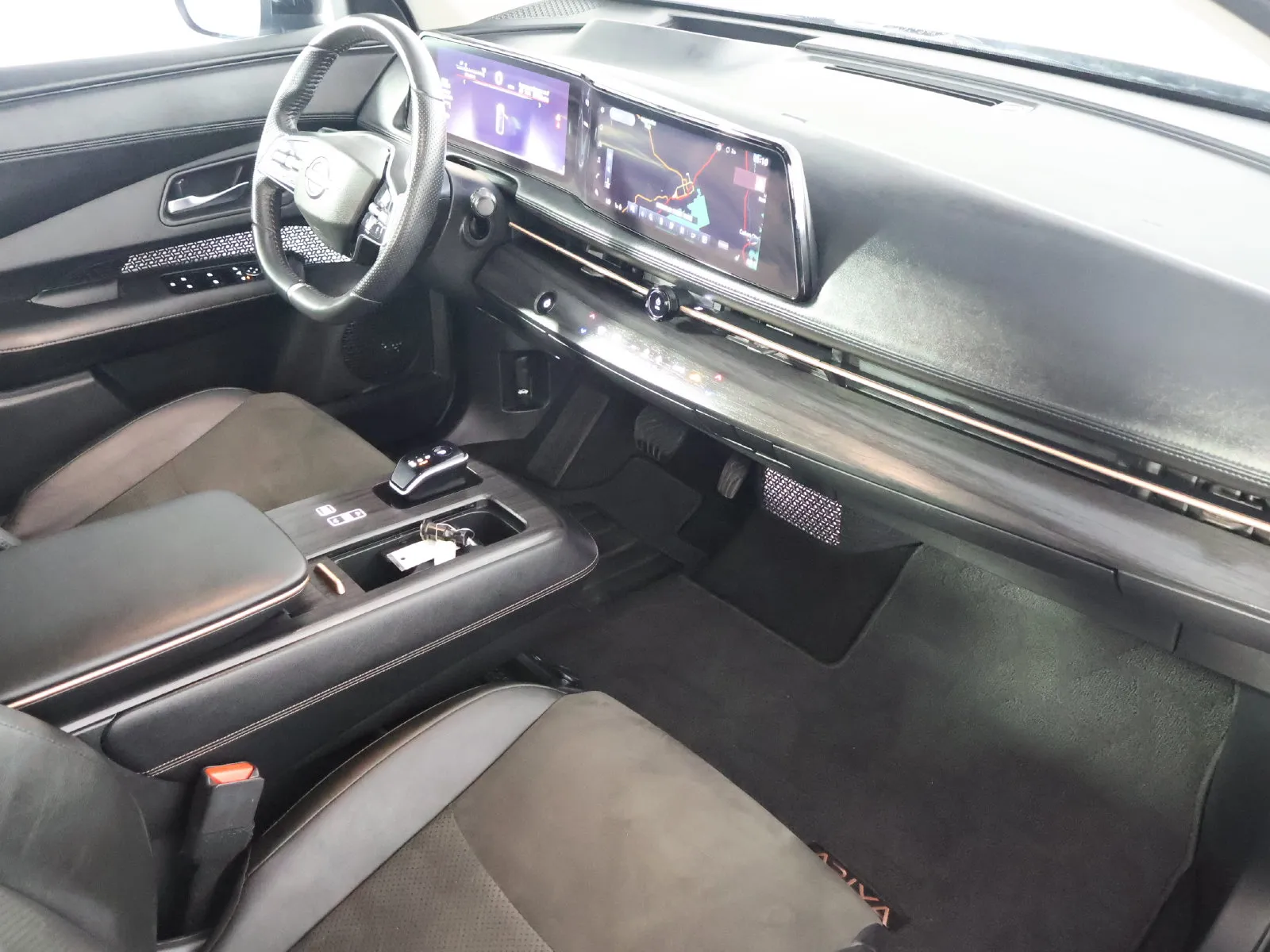 Nissan Ariya photo 48
