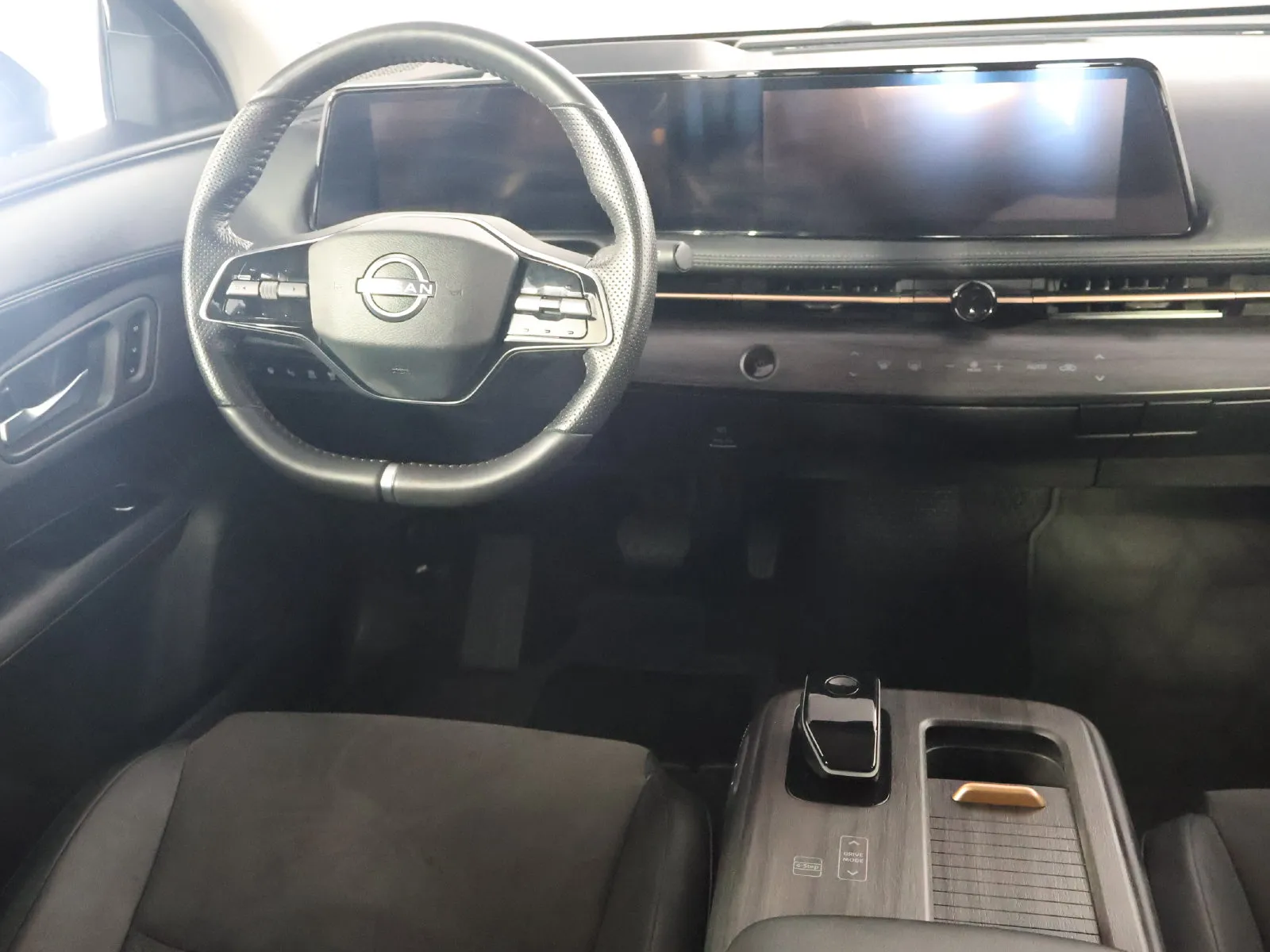 Nissan Ariya photo 22